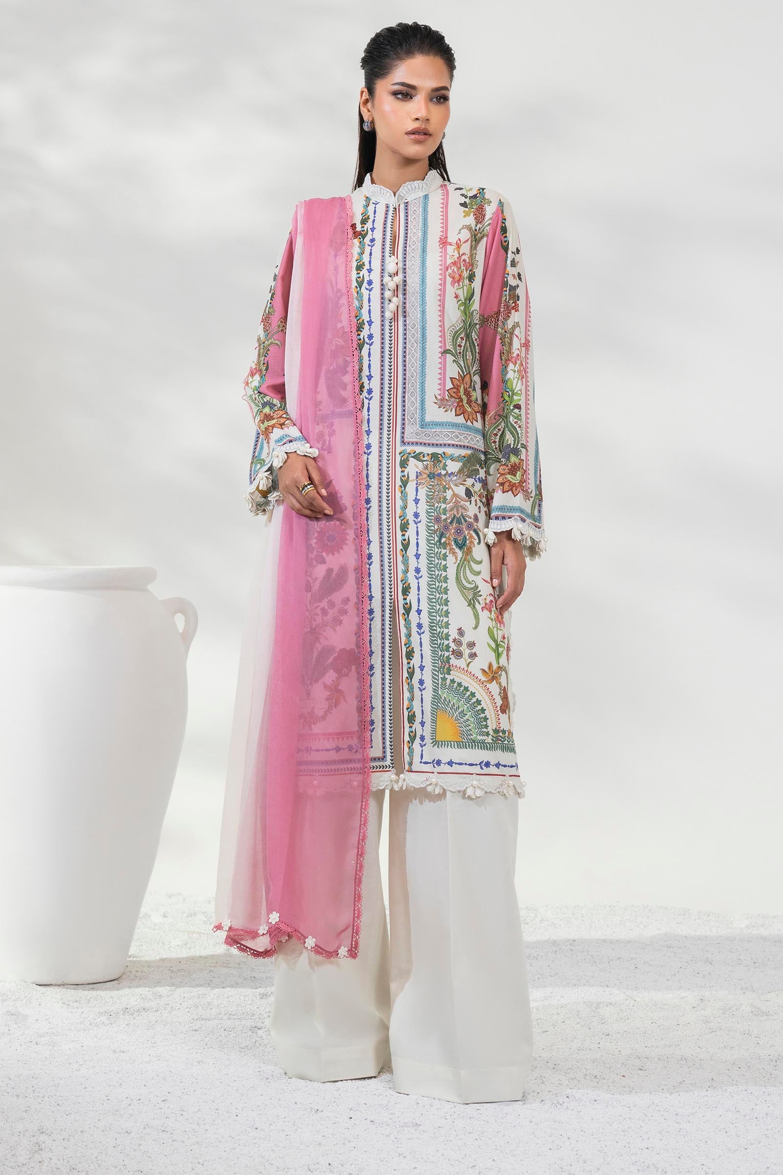 Unstitched Lawn 3 Piece Suit Main image