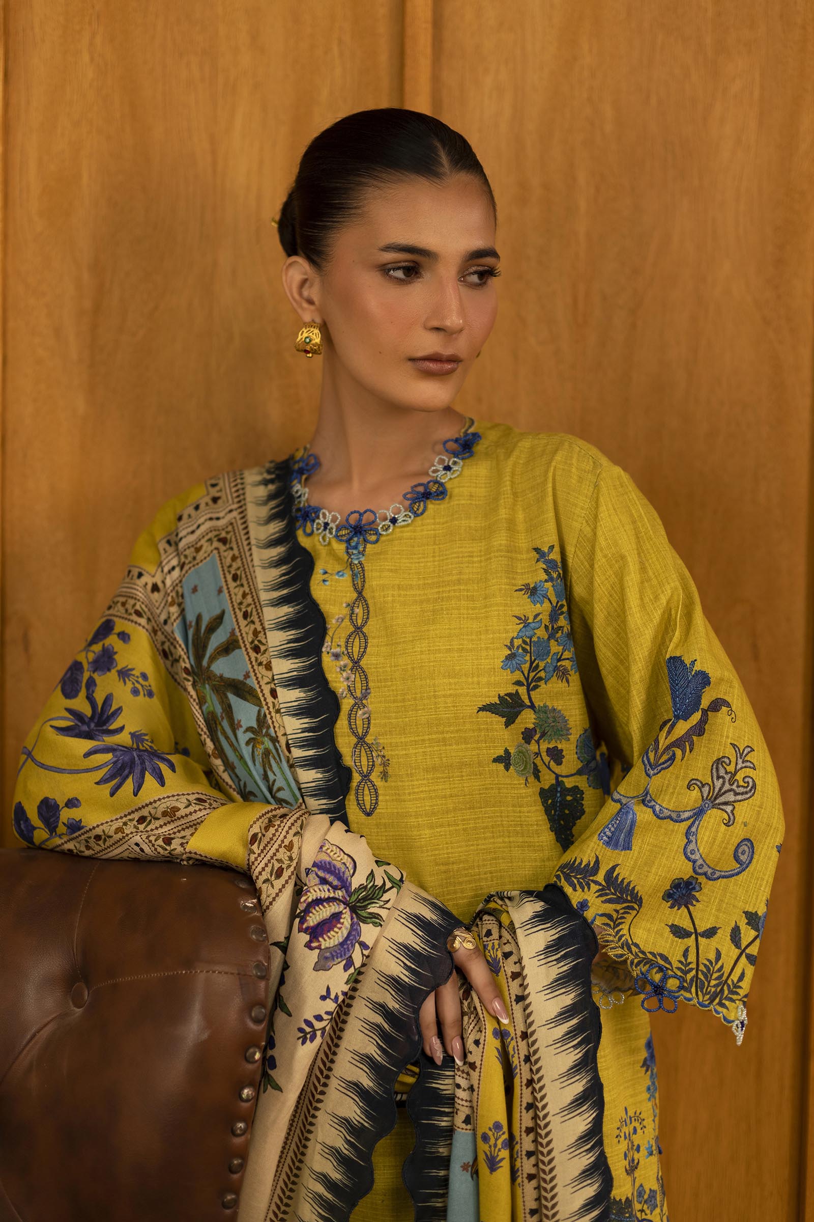 Unstitched Slub Muzlin 3 Piece Suit Secondary image