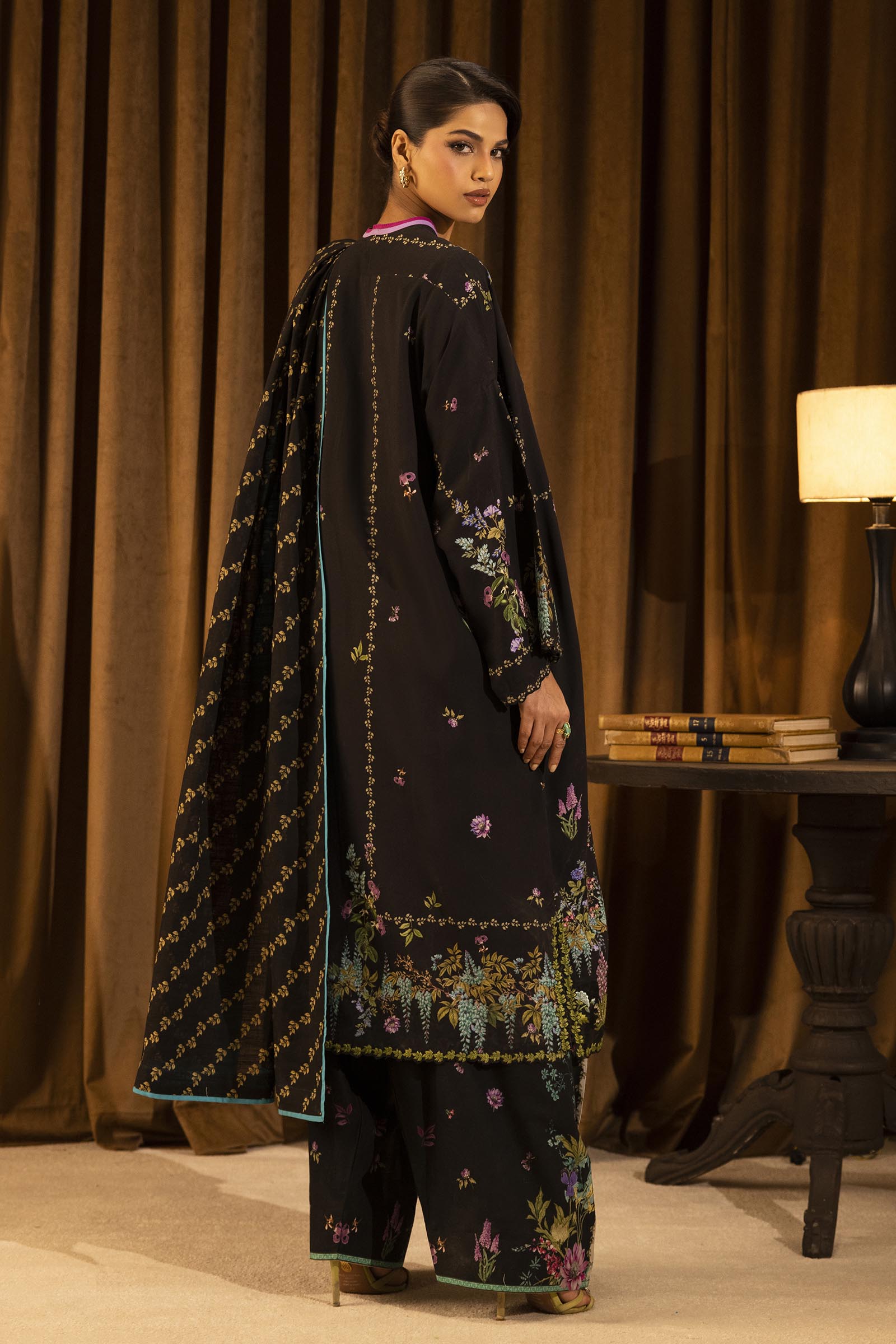 Unstitched Linen Muzlin 3 Piece Suit