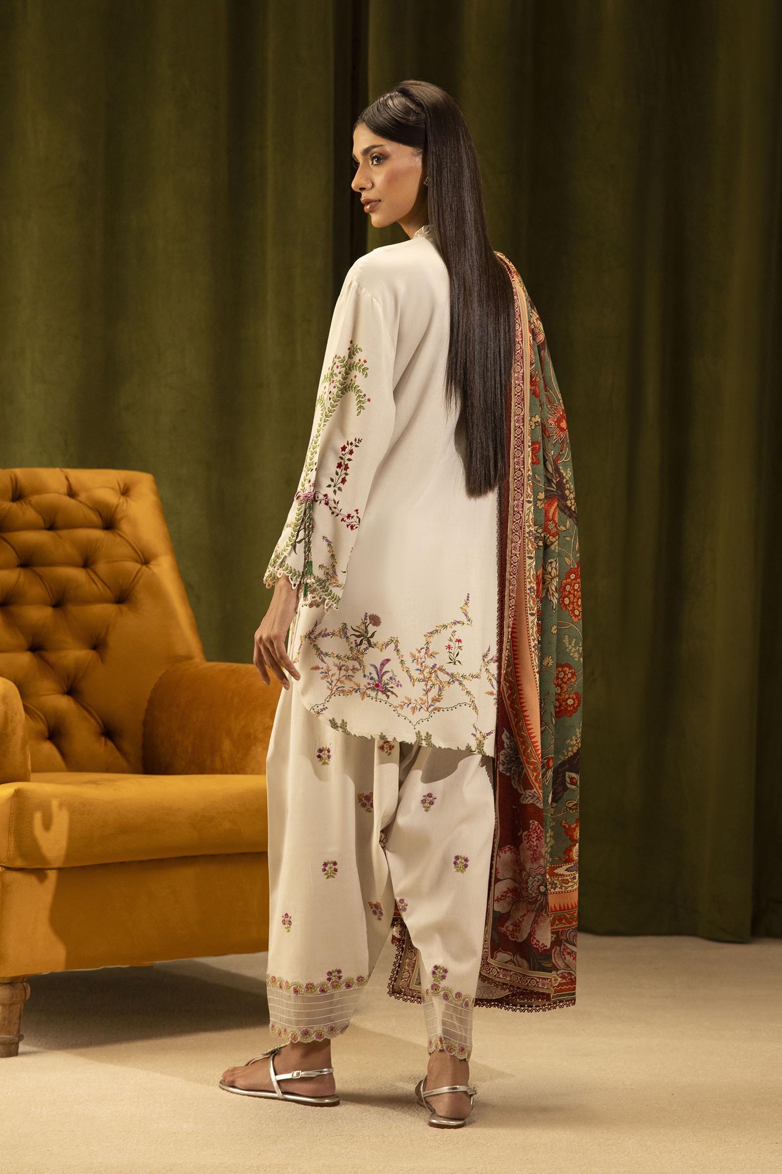 Unstitched Linen Muzlin 3 Piece Suit