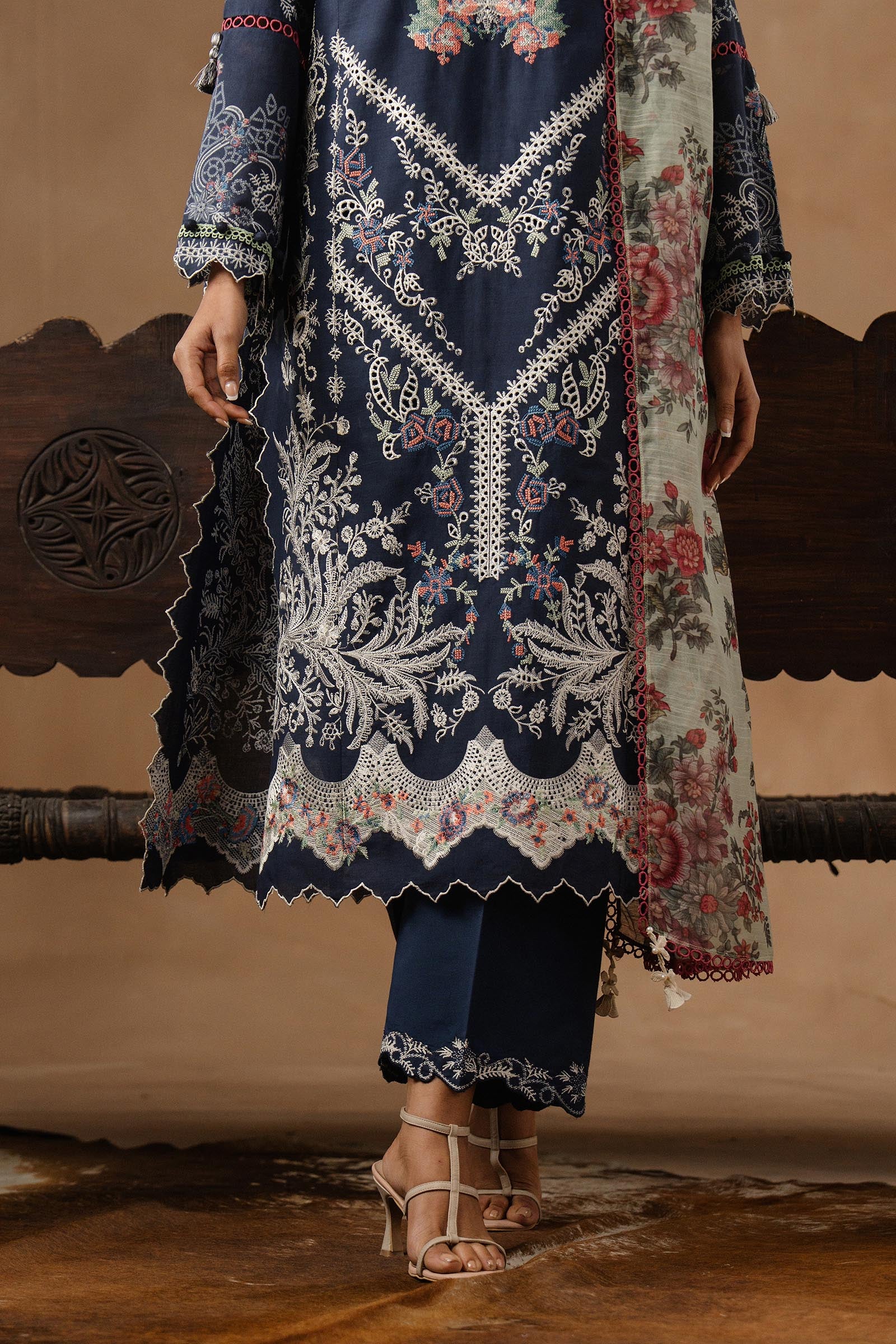Unstitched Muzlin Lawn 3 Piece Suit Secondary image