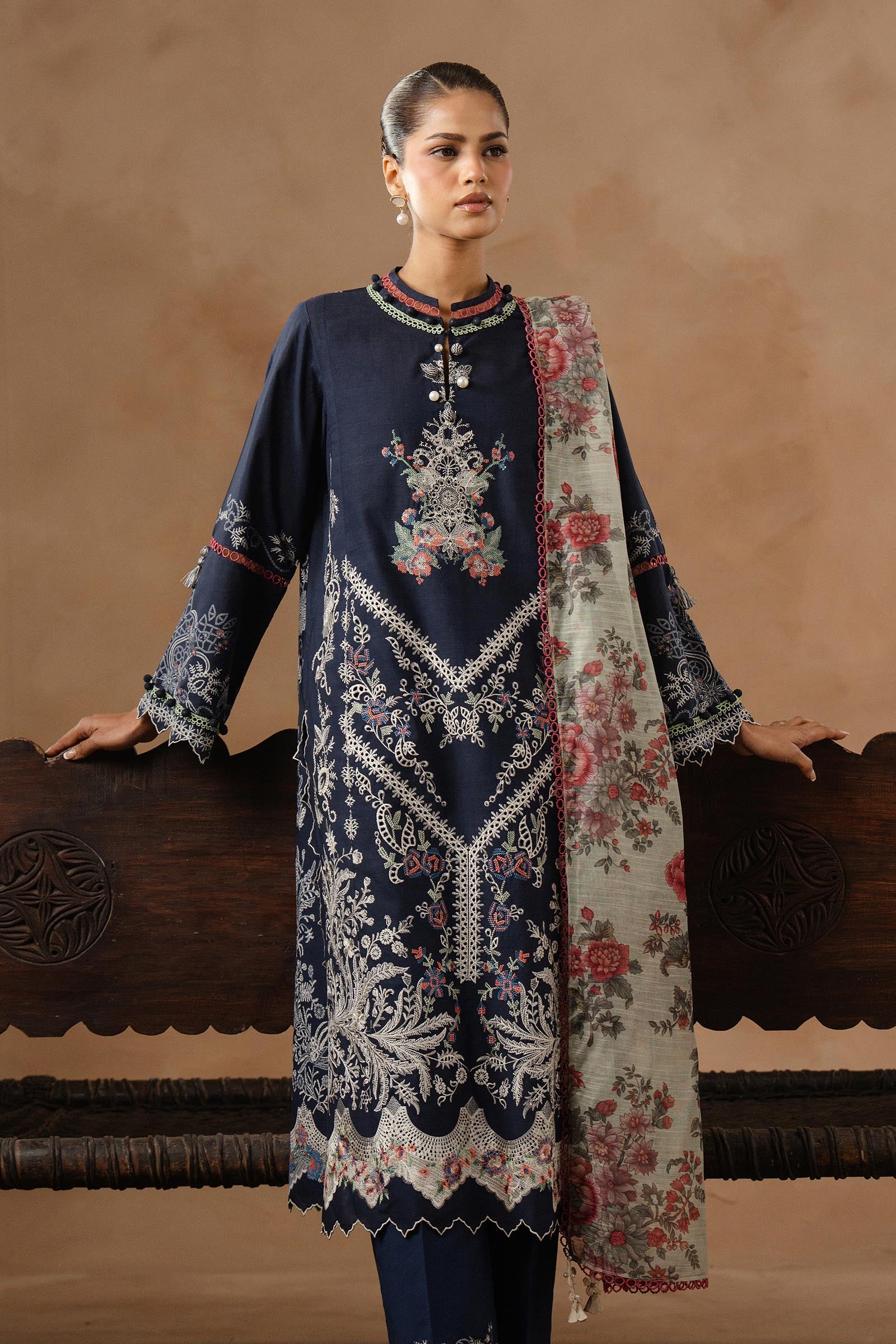 Unstitched Muzlin Lawn 3 Piece Suit Main image
