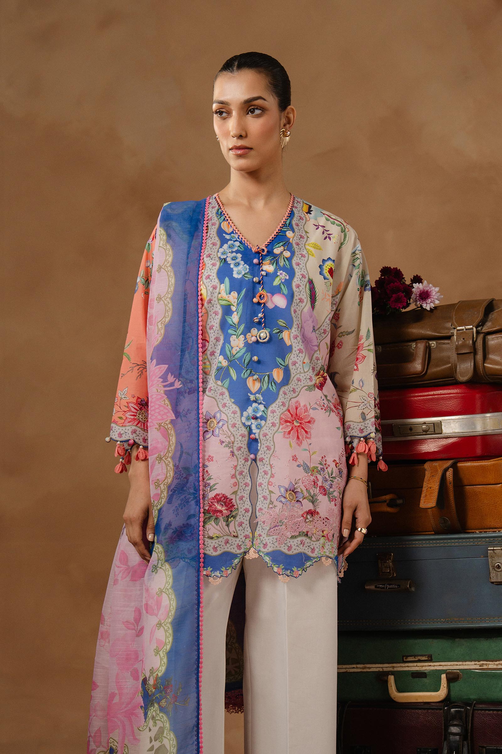 Unstitched Muzlin Lawn 3 Piece Suit Secondary image