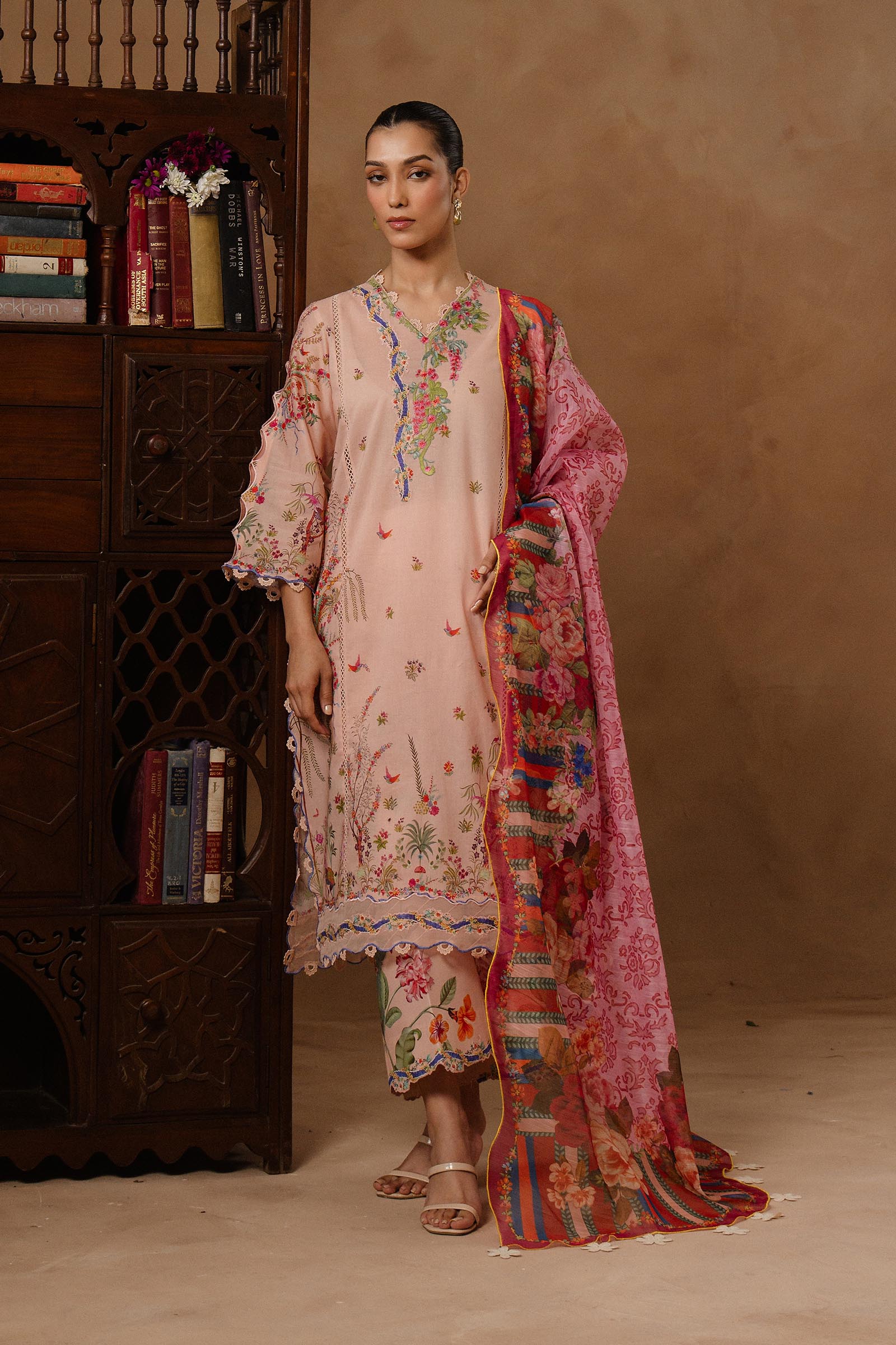 Unstitched Muzlin Lawn 3 Piece Suit Main image