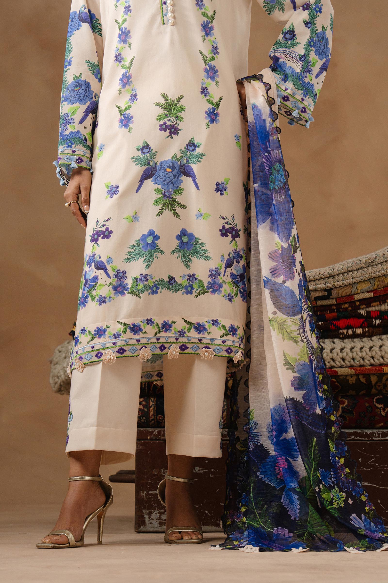Unstitched Muzlin Lawn 3 Piece Suit