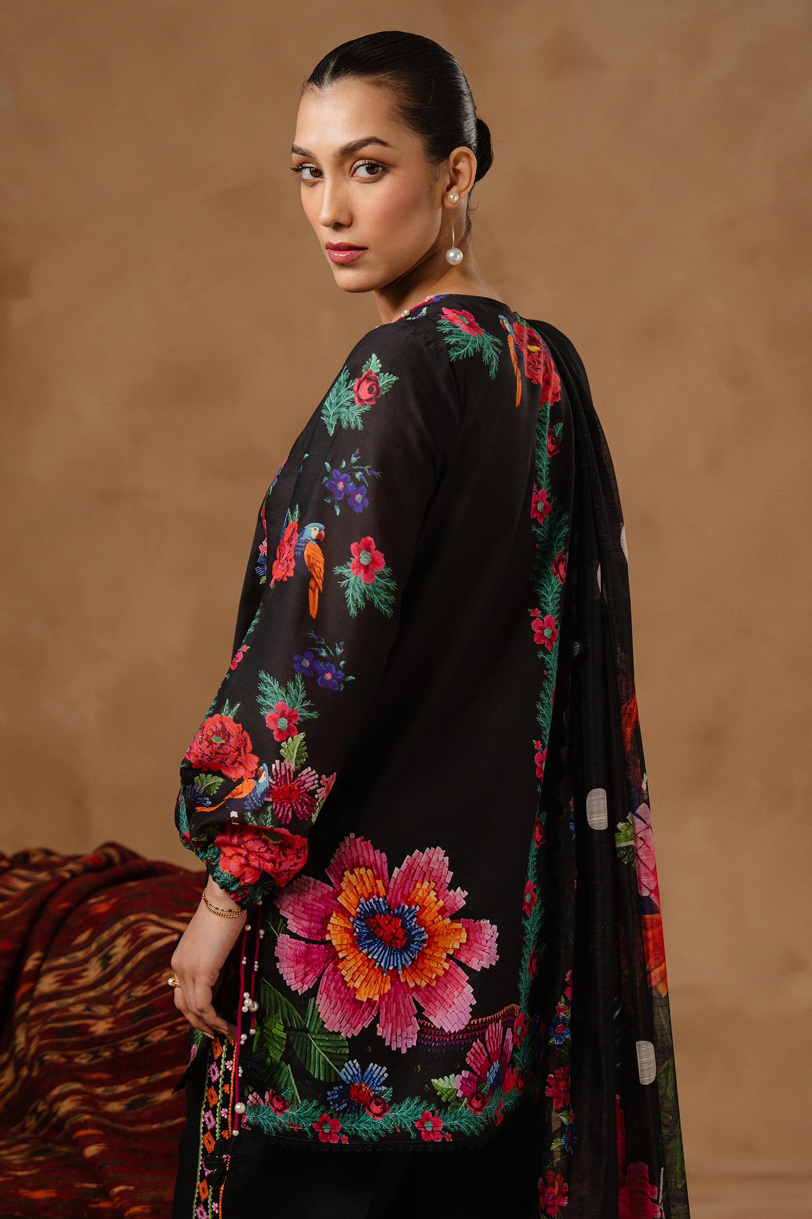 Unstitched Muzlin Lawn 3 Piece Suit Secondary image