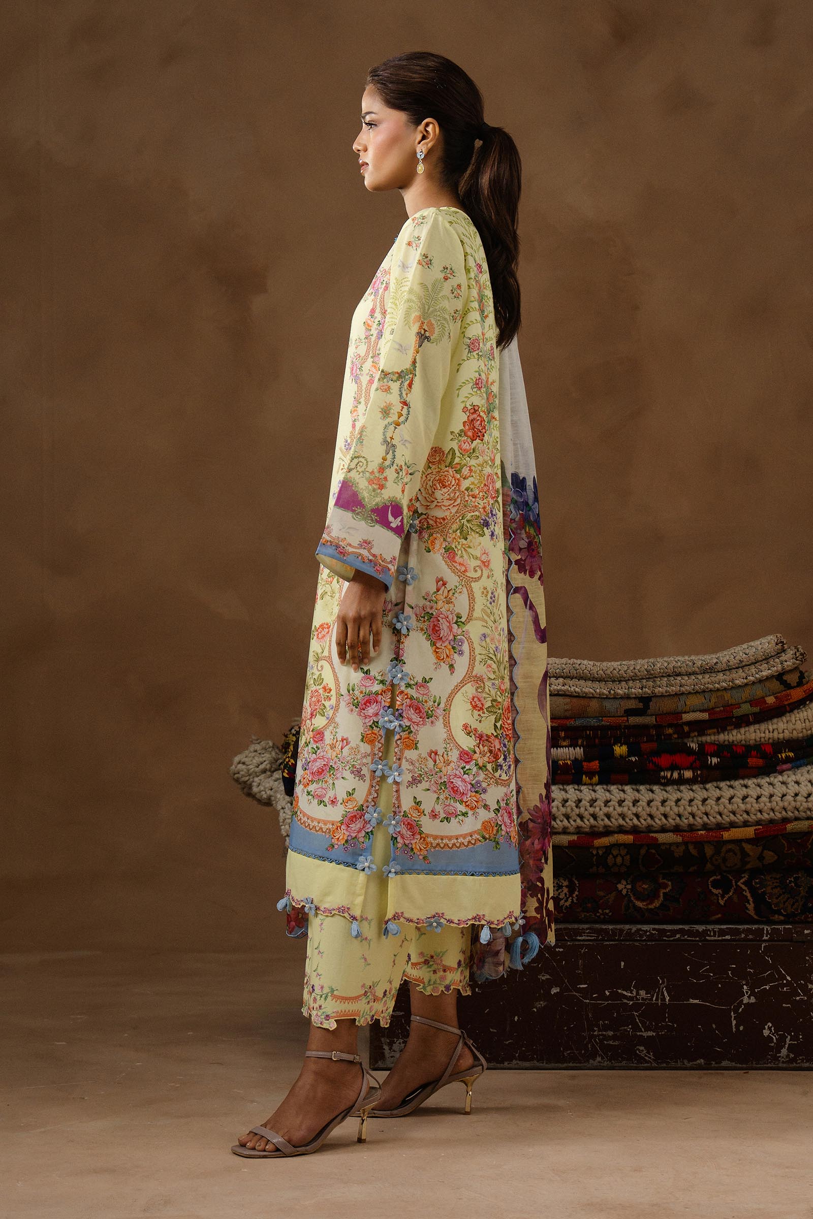Unstitched Muzlin Lawn 3 Piece Suit