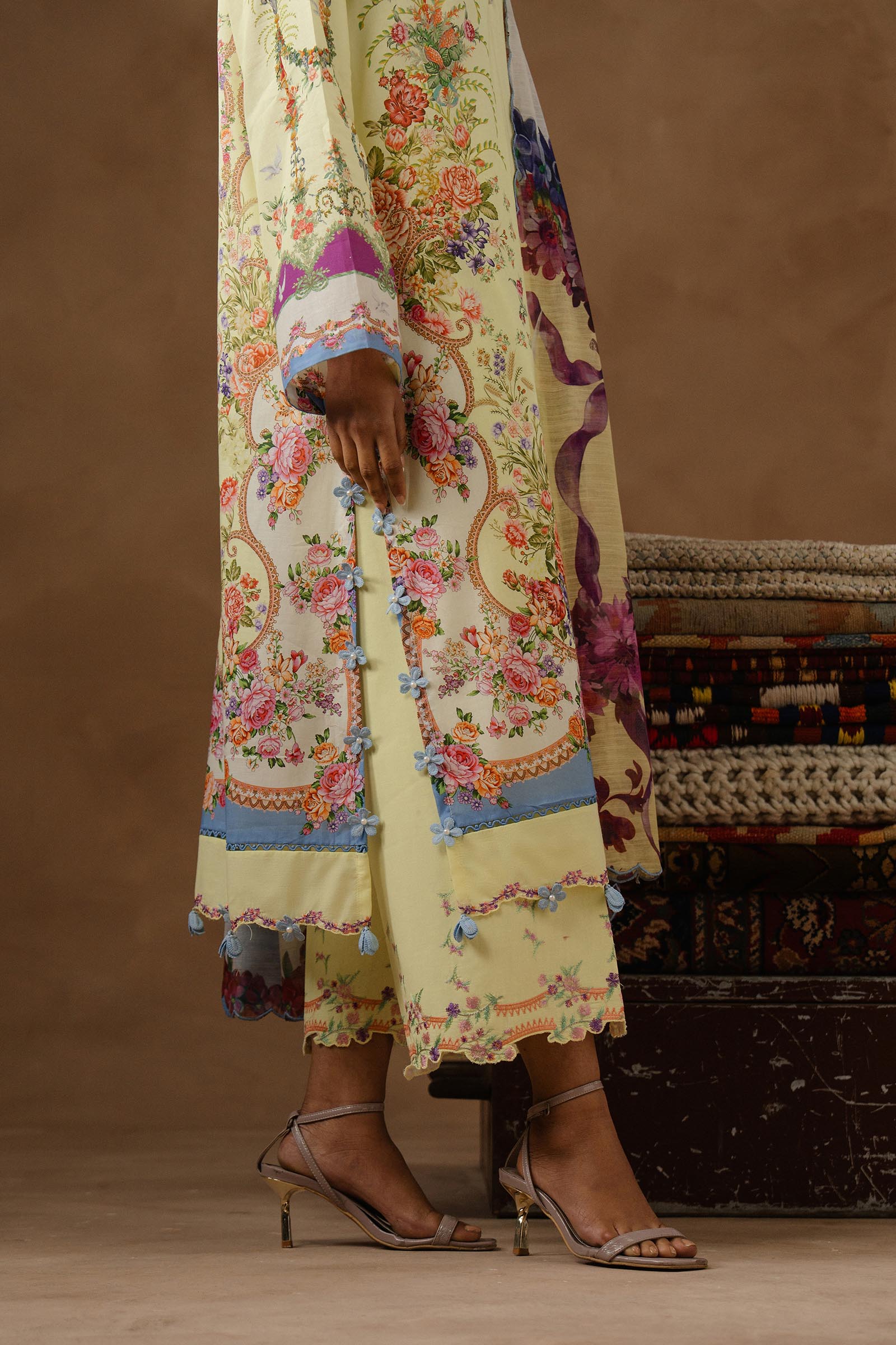 Unstitched Muzlin Lawn 3 Piece Suit