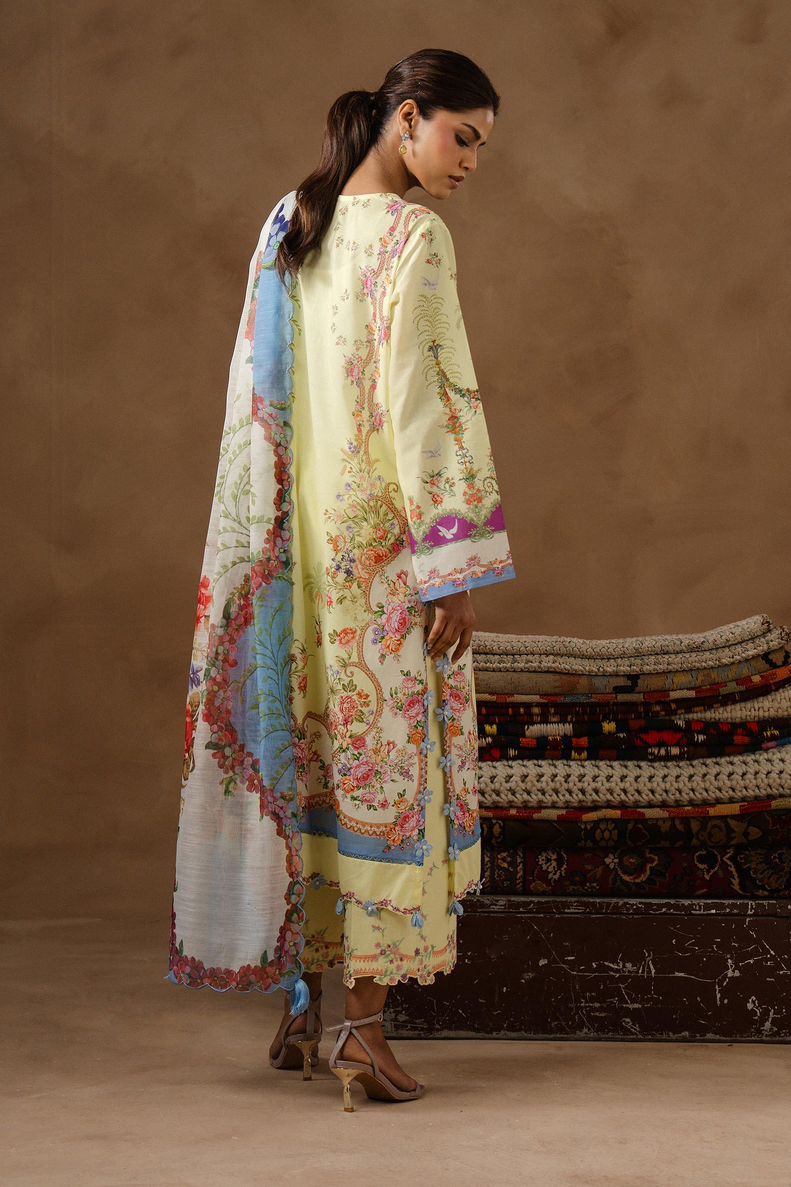 Unstitched Muzlin Lawn 3 Piece Suit Secondary image