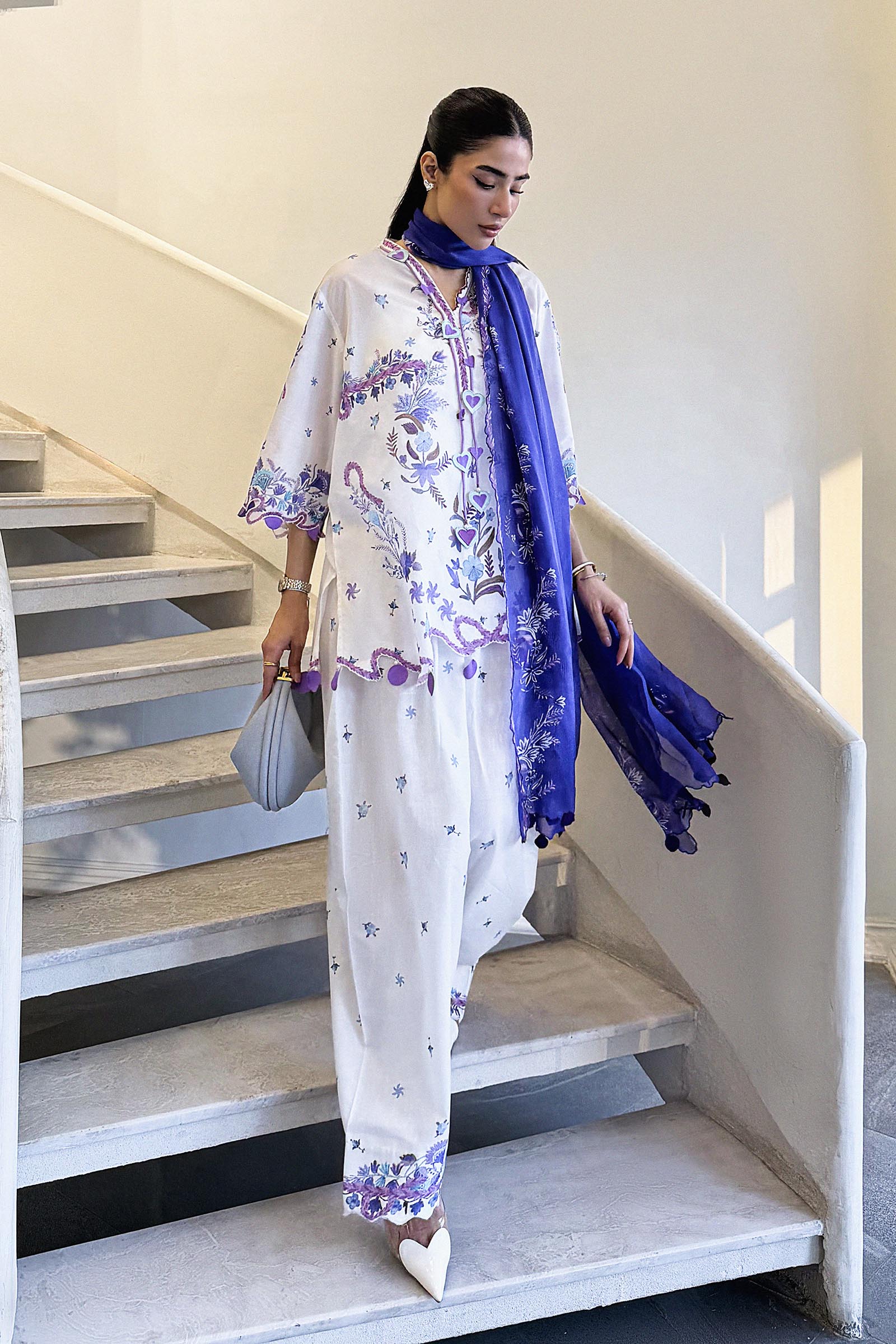 Unstitched Muzlin Lawn 3 Piece Suit Main image