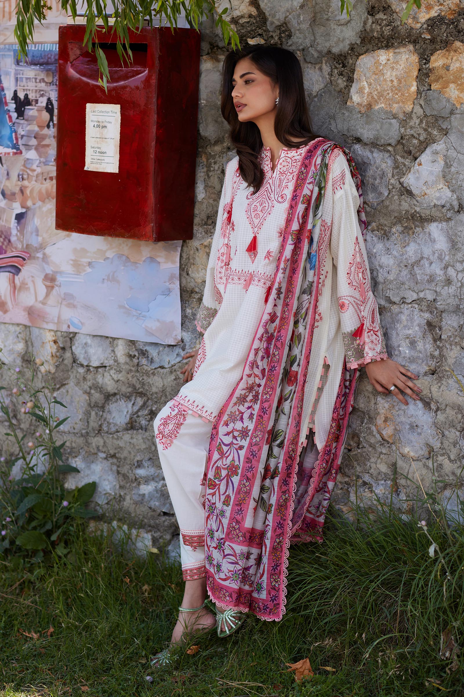 Unstitched Embroidered 3 Piece Muzlin Suit Secondary image