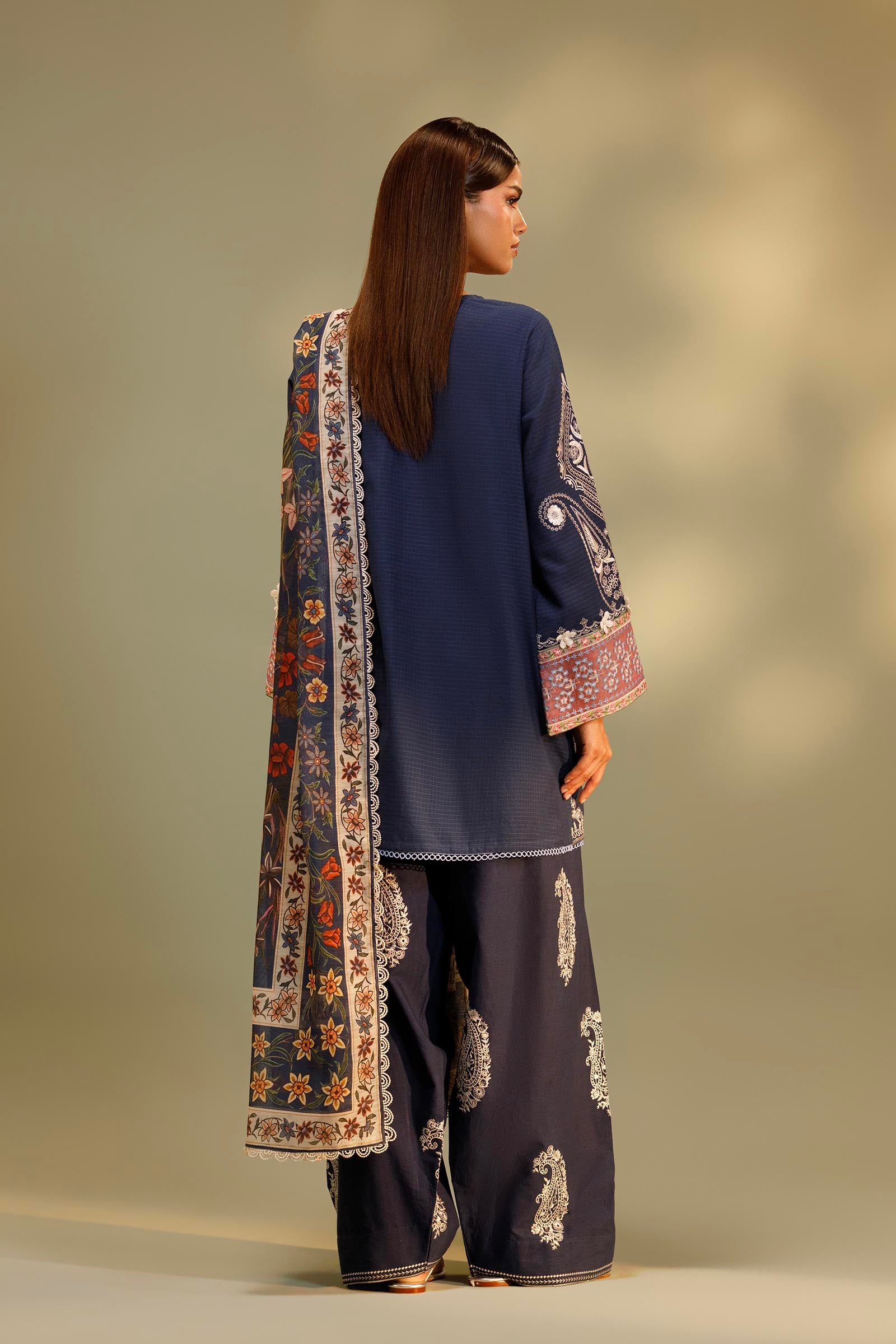 Unstitched Embroidered 3 Piece Muzlin Suit Secondary image