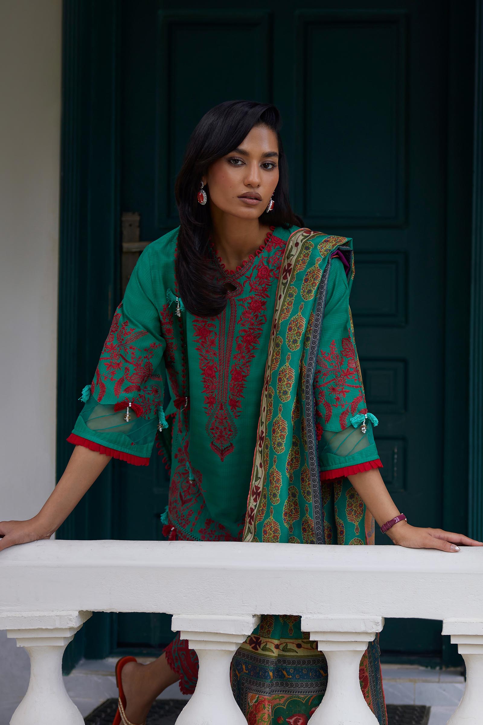 Unstitched Embroidered 3 Piece Muzlin Suit Secondary image