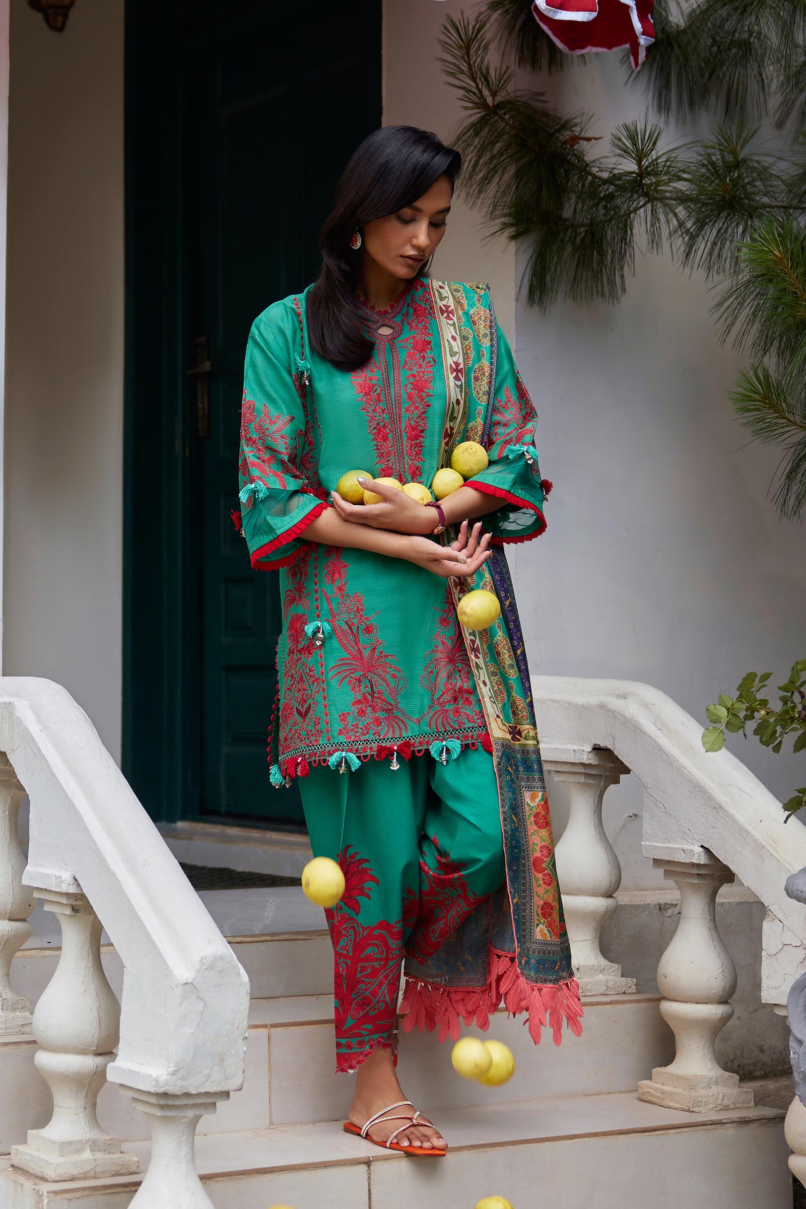 Unstitched Embroidered 3 Piece Muzlin Suit