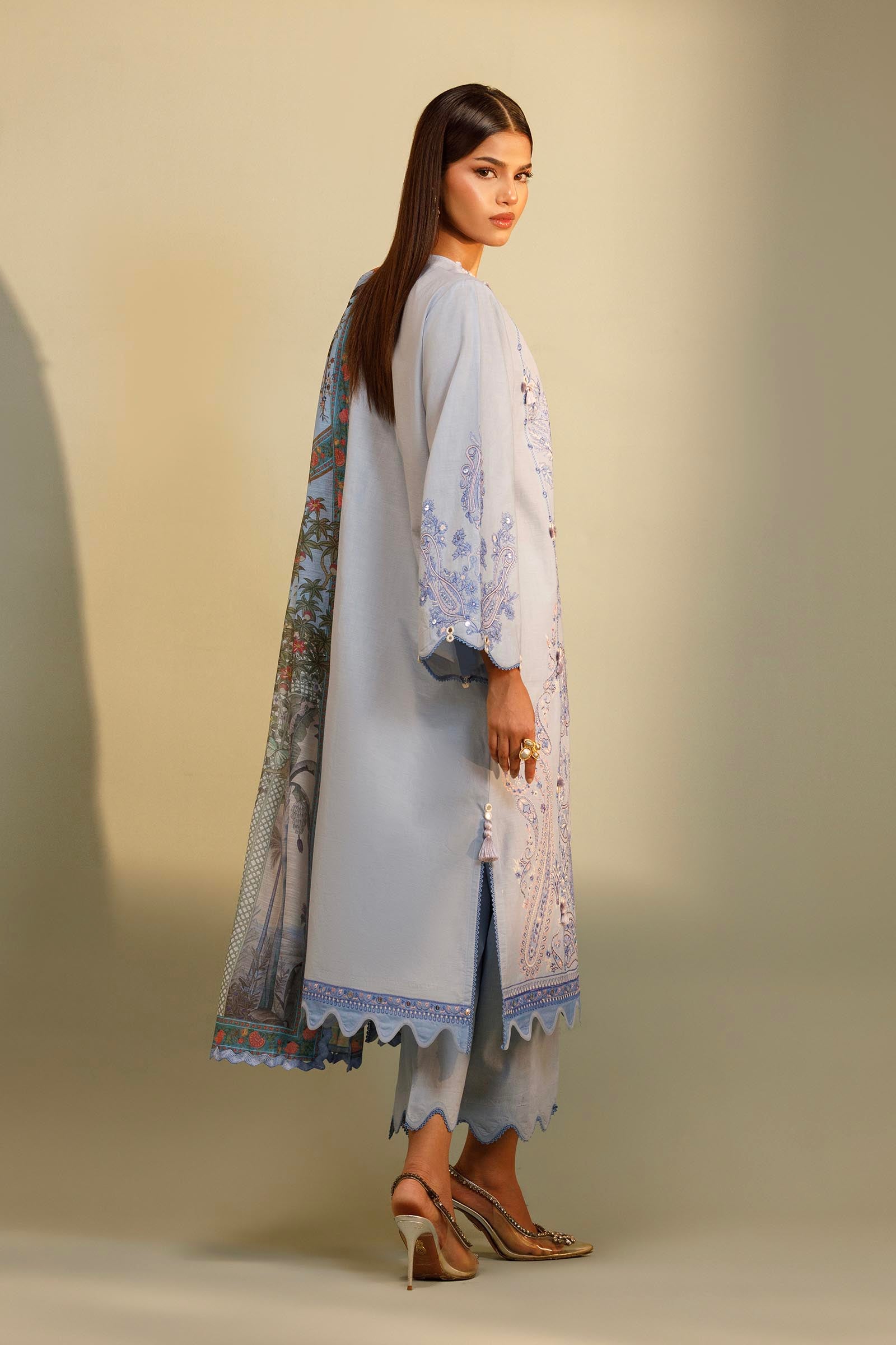 Unstitched Embroidered 3 Piece Muzlin Suit