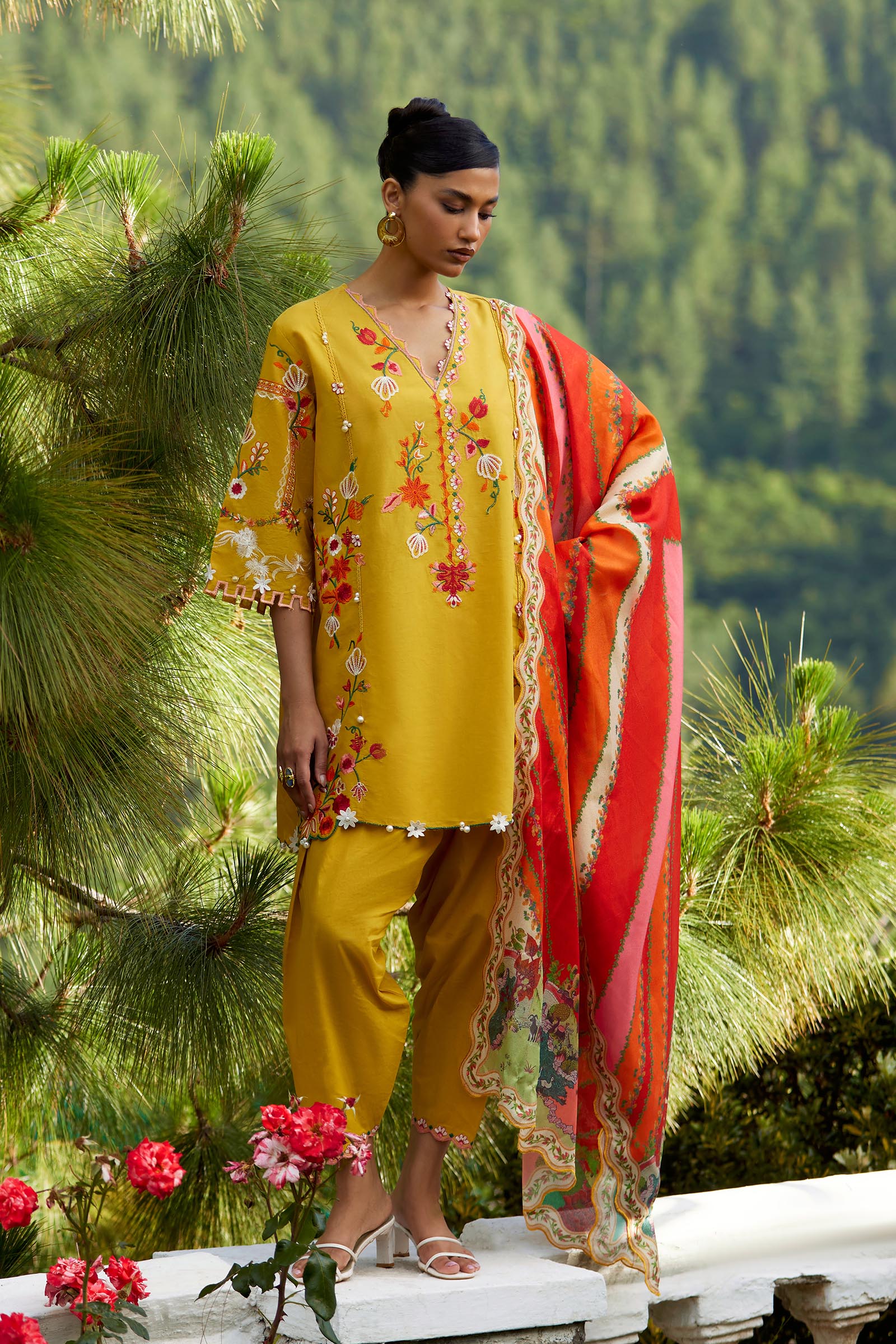 Unstitched Embroidered 3 Piece Muzlin Suit Main image