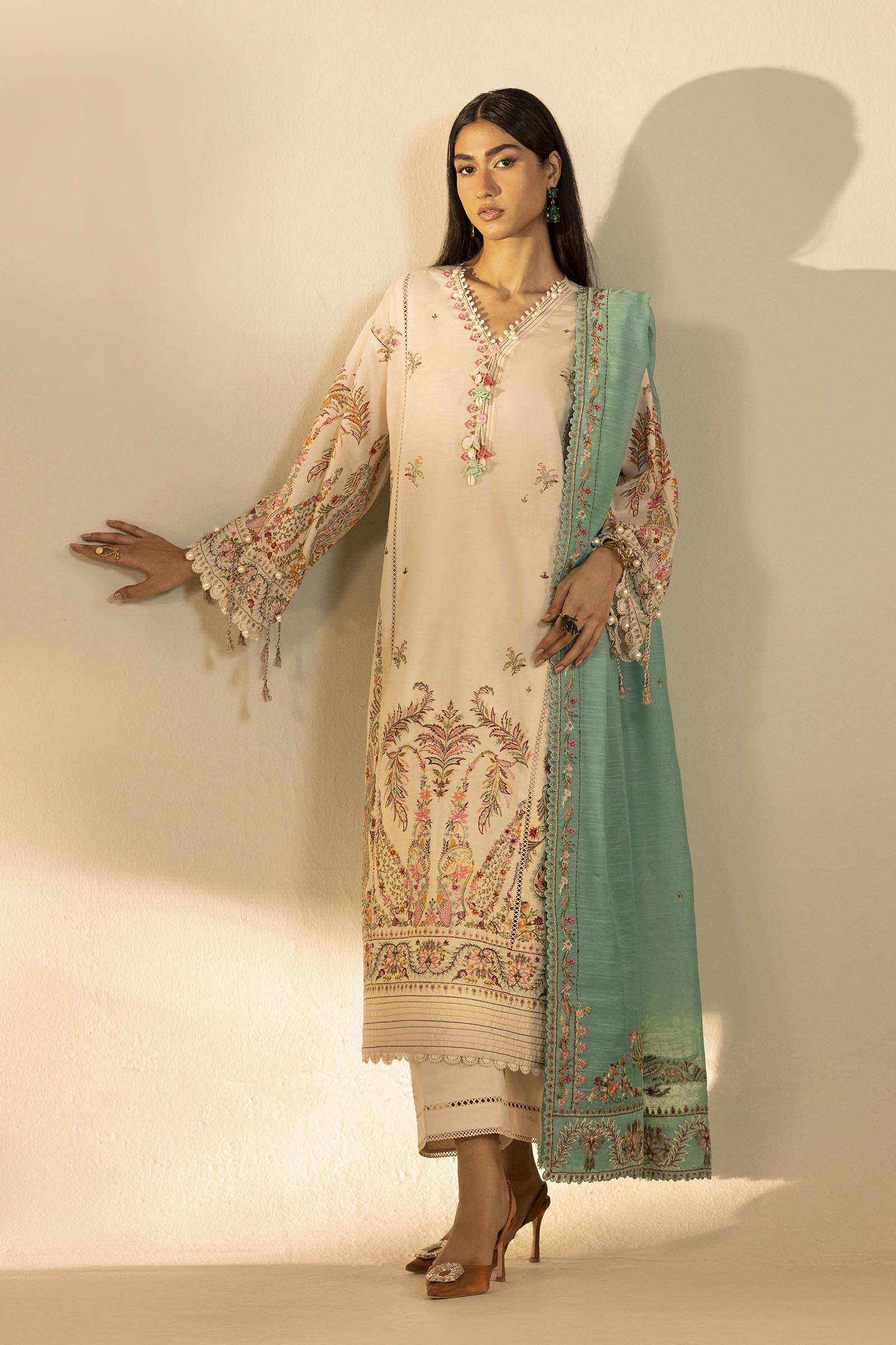 Unstitched Embroidered 3 Piece Muzlin Suit Main image