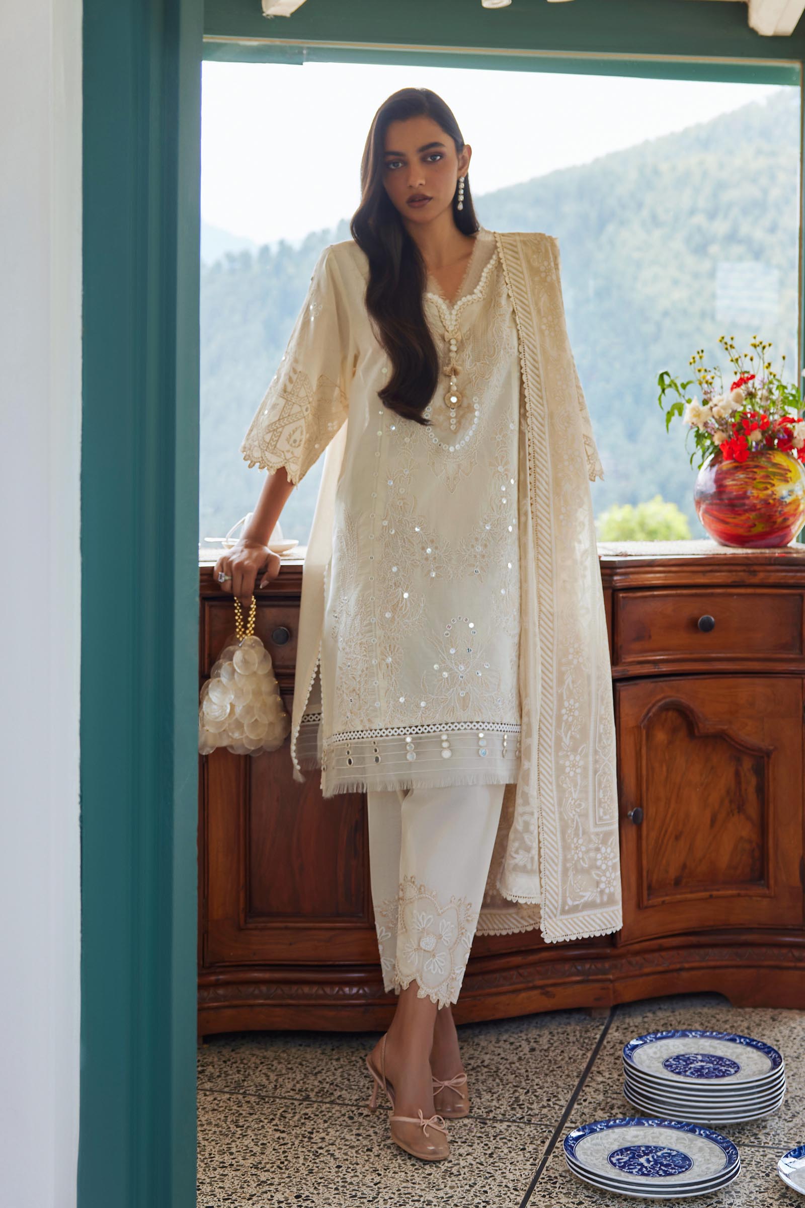 Unstitched Embroidered 3 Piece Muzlin Suit Main image