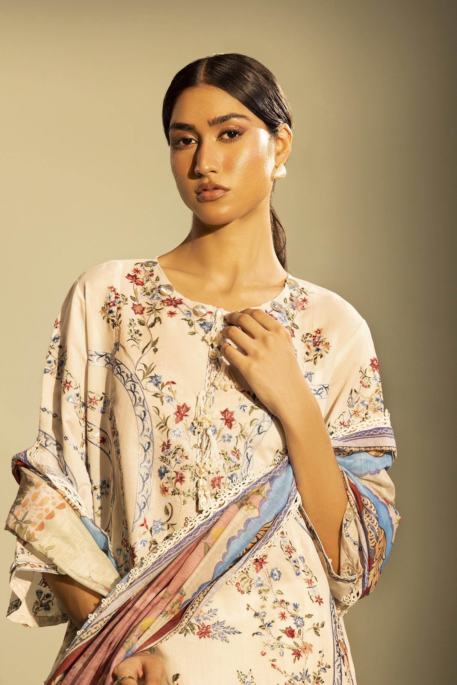 Unstitched Embroidered 3 Piece Muzlin Suit Secondary image