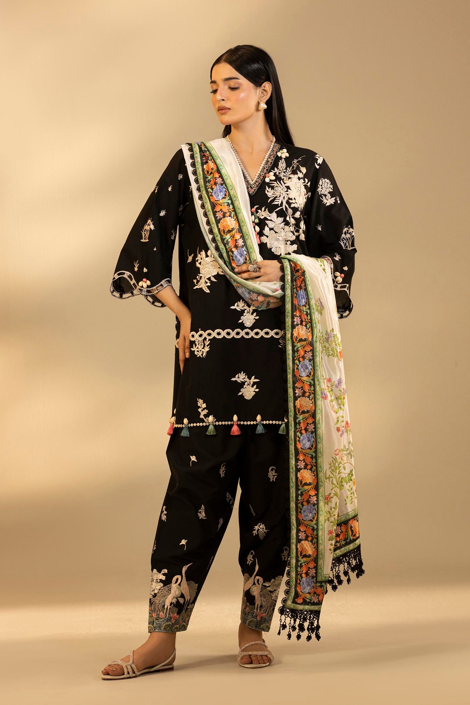 Unstitched Embroidered 3 Piece Muzlin Suit Main image