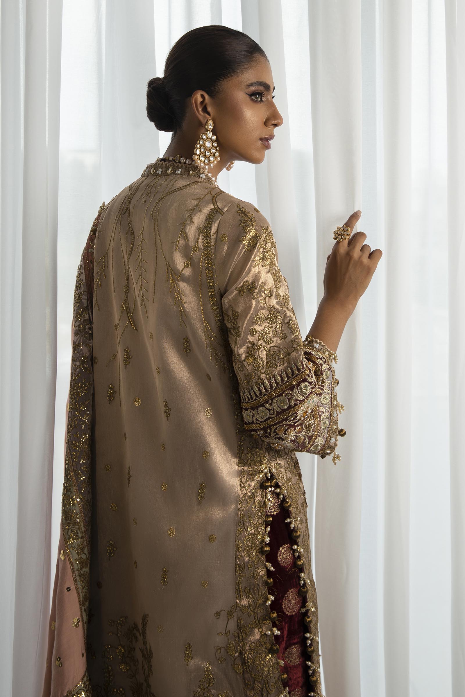Unstitched 3 Piece Zari Net Suit