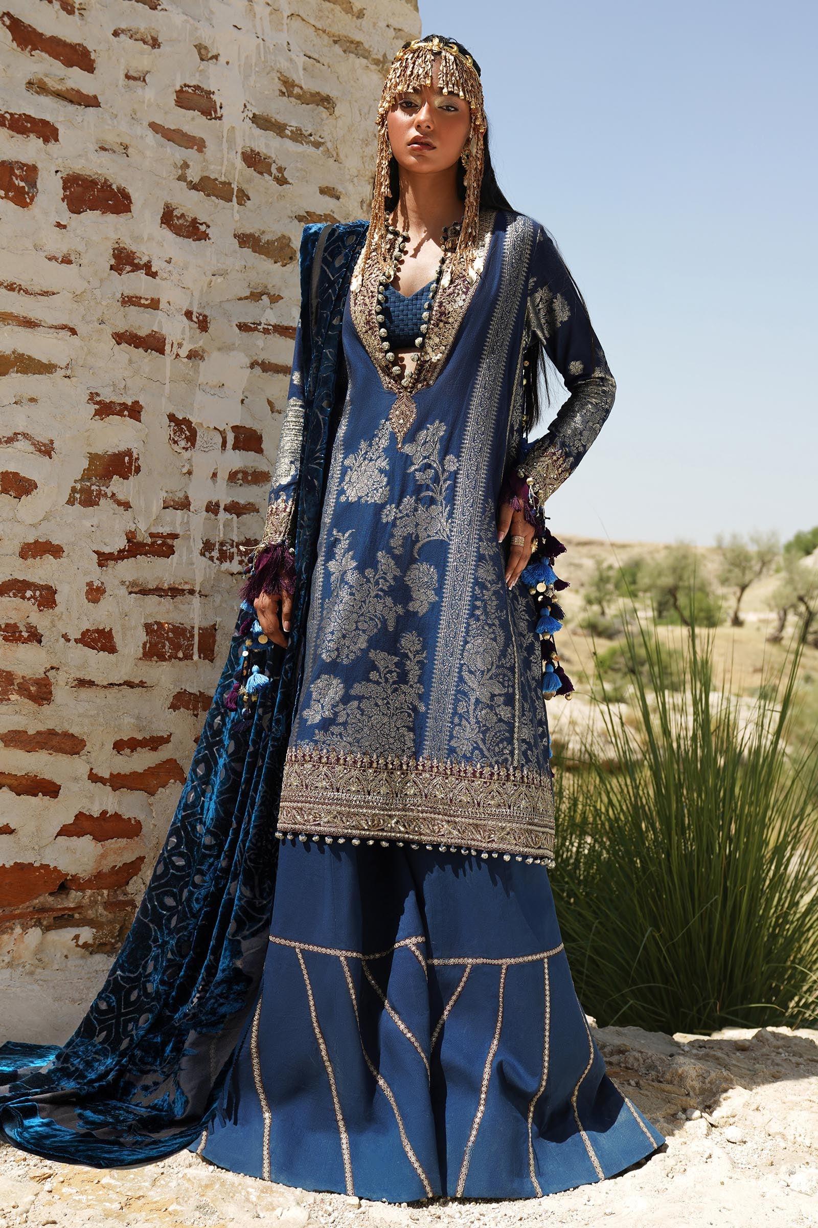 Unstitched 3 Piece Jacquard & Cotton Suit Main image