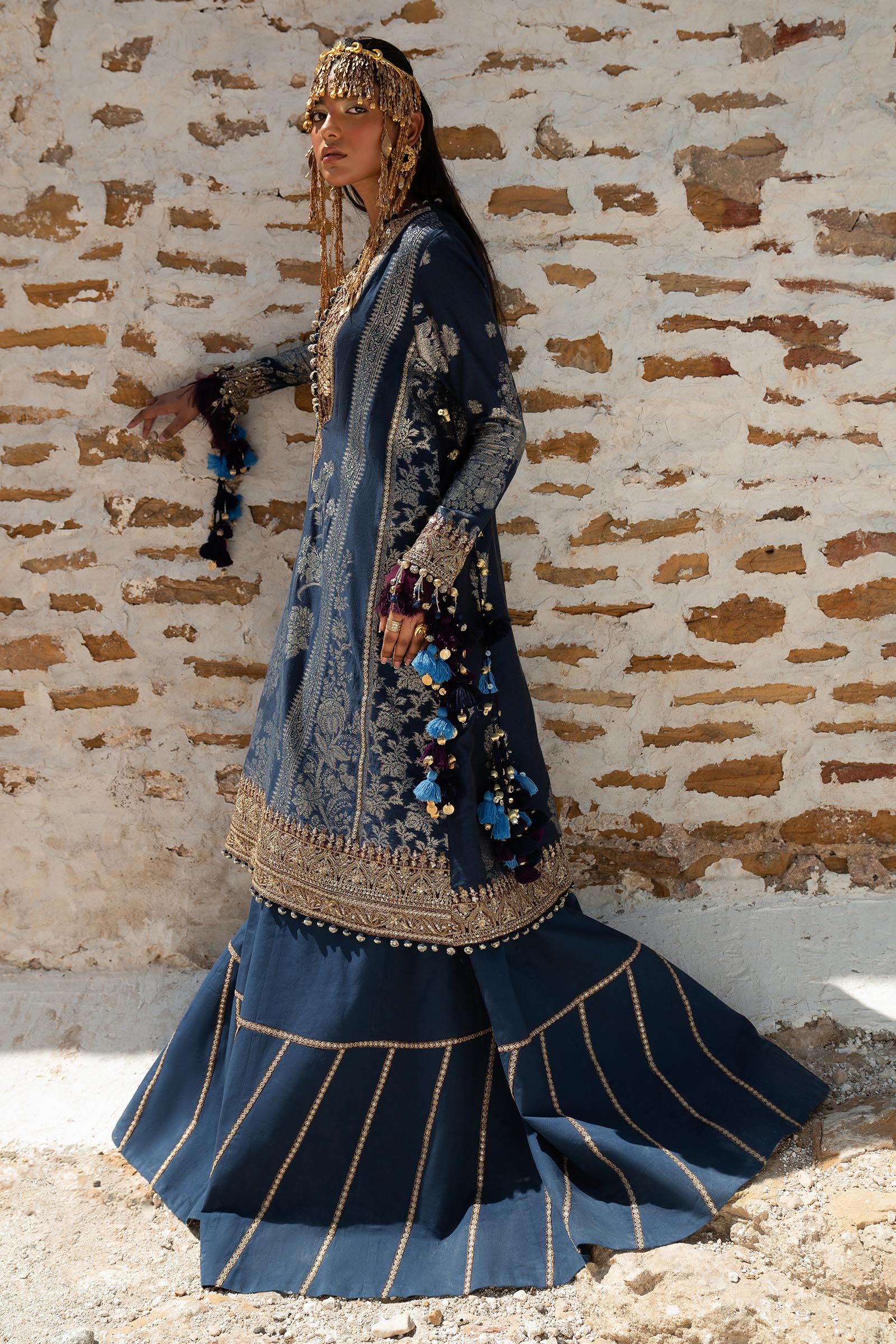 Unstitched 3 Piece Jacquard & Cotton Suit