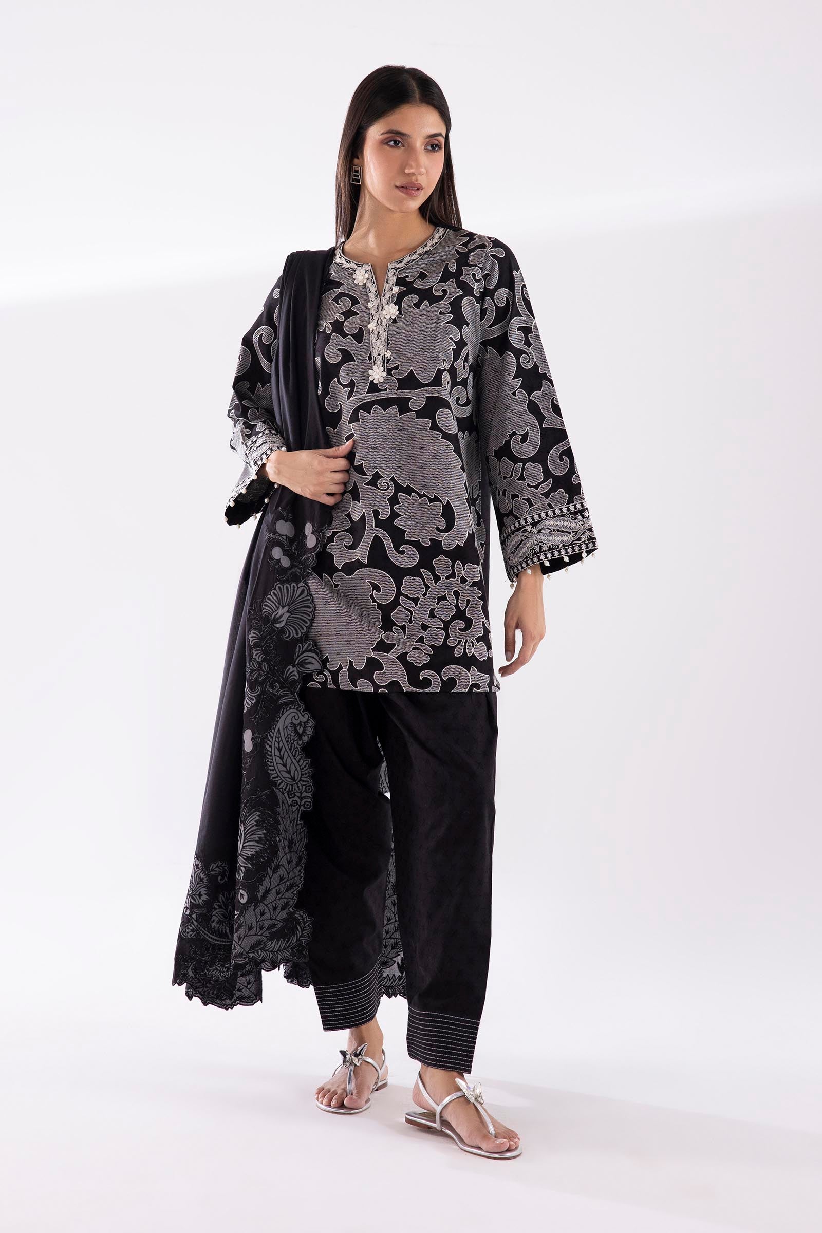 Embroidered Dupatta Main image