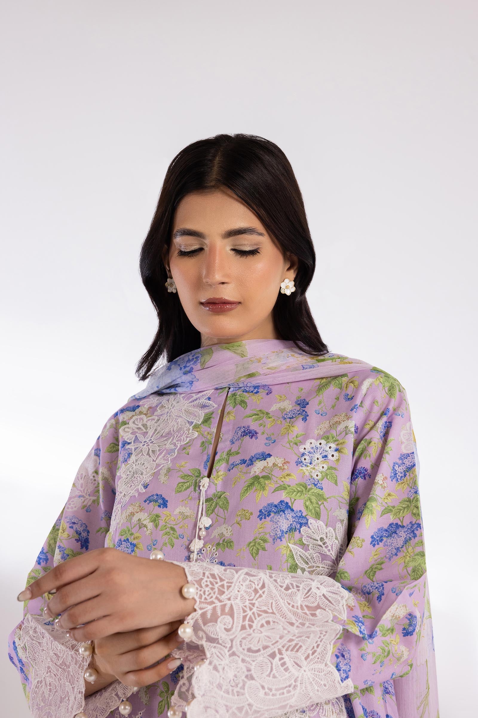 Stitched Muzlin Lawn Suit Secondary image