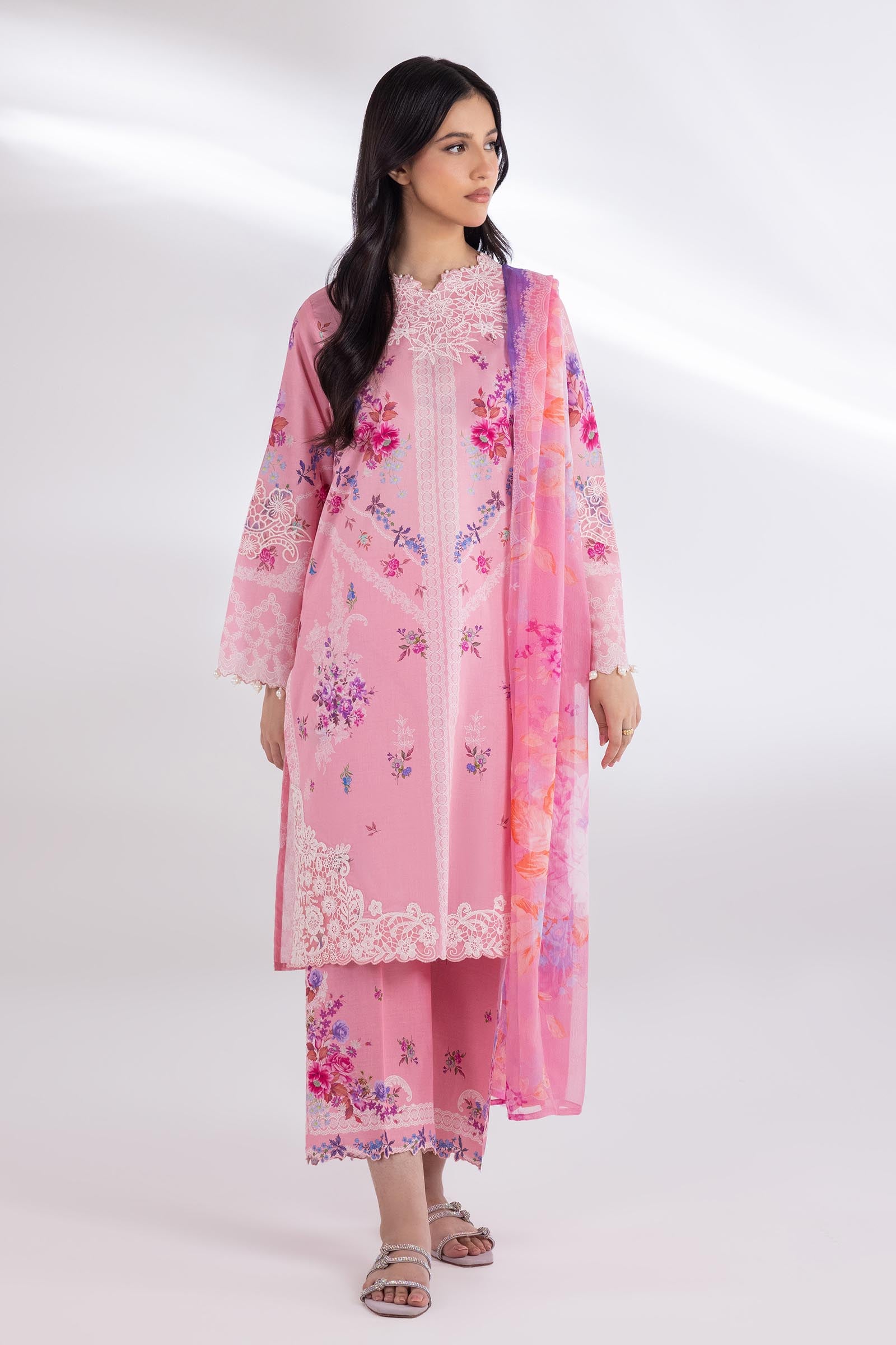 Stitched Muzlin Lawn Suit Main image