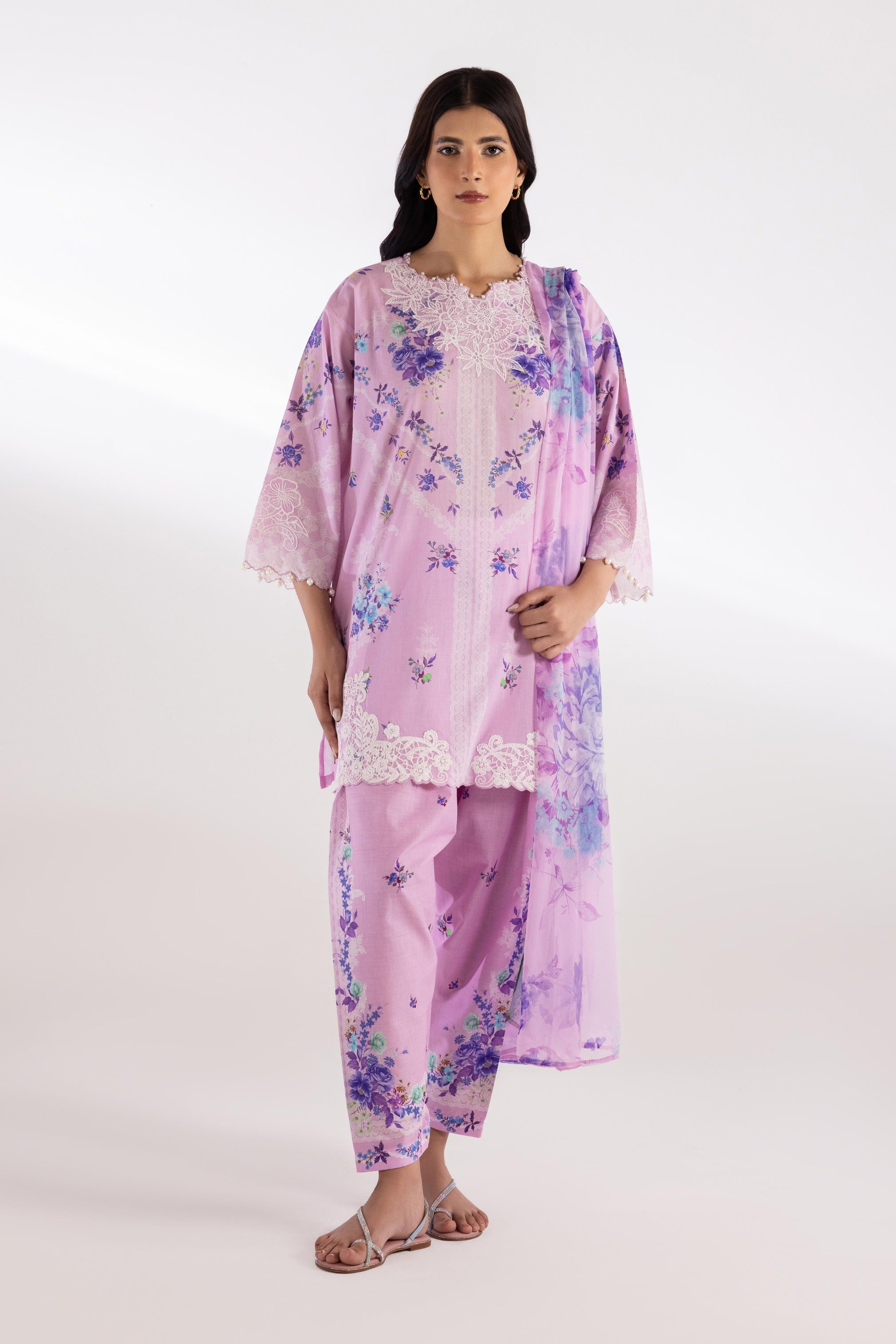 Stitched Muzlin Lawn Suit Main image