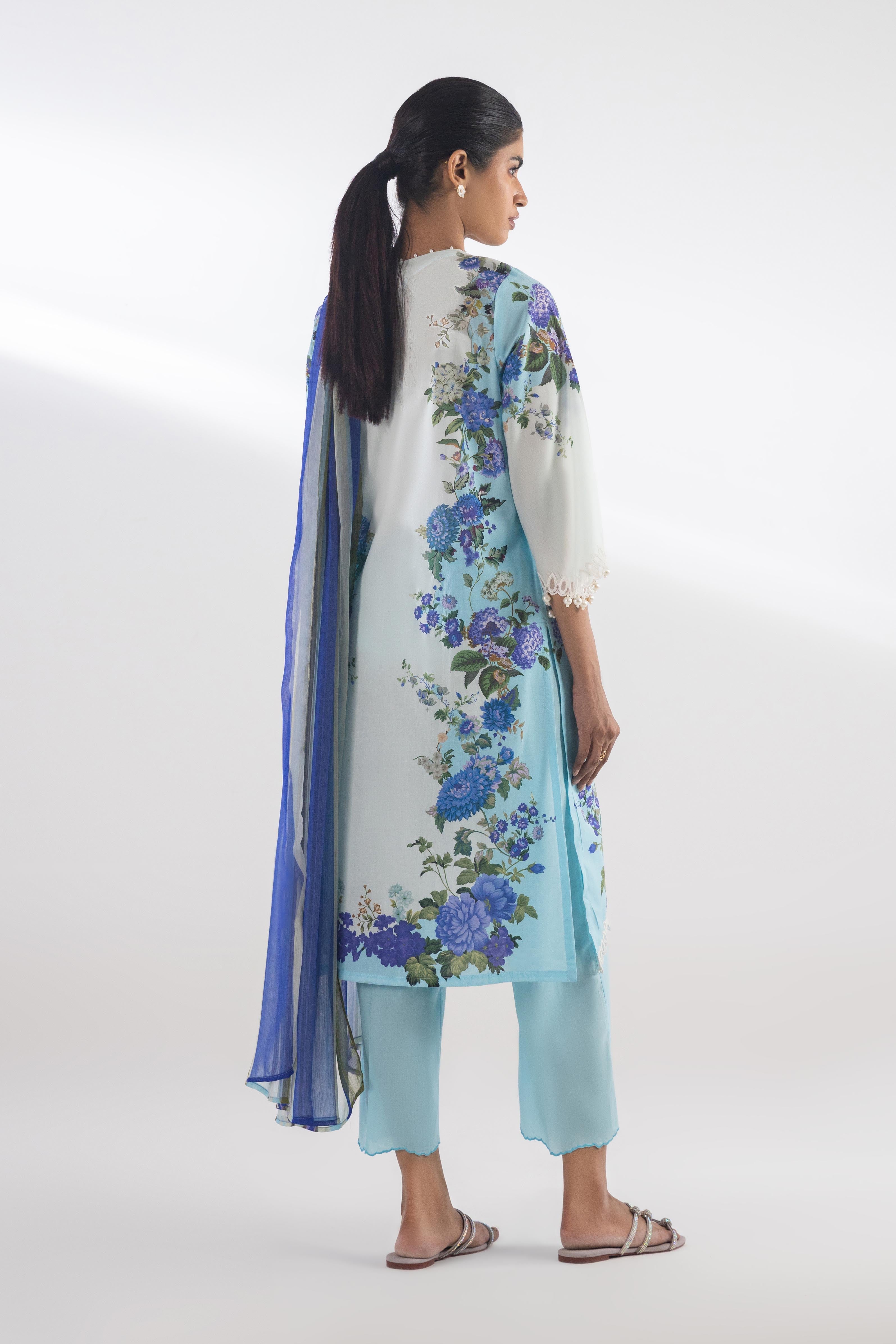 Stitched Muzlin Lawn Suit Main image