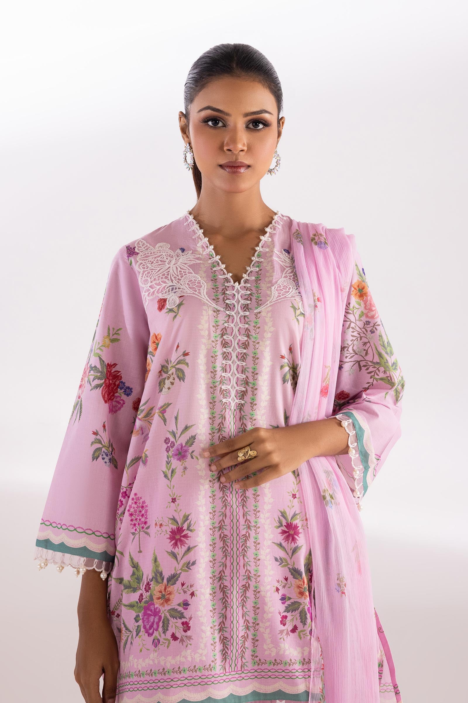 Stitched Muzlin Lawn Suit Main image