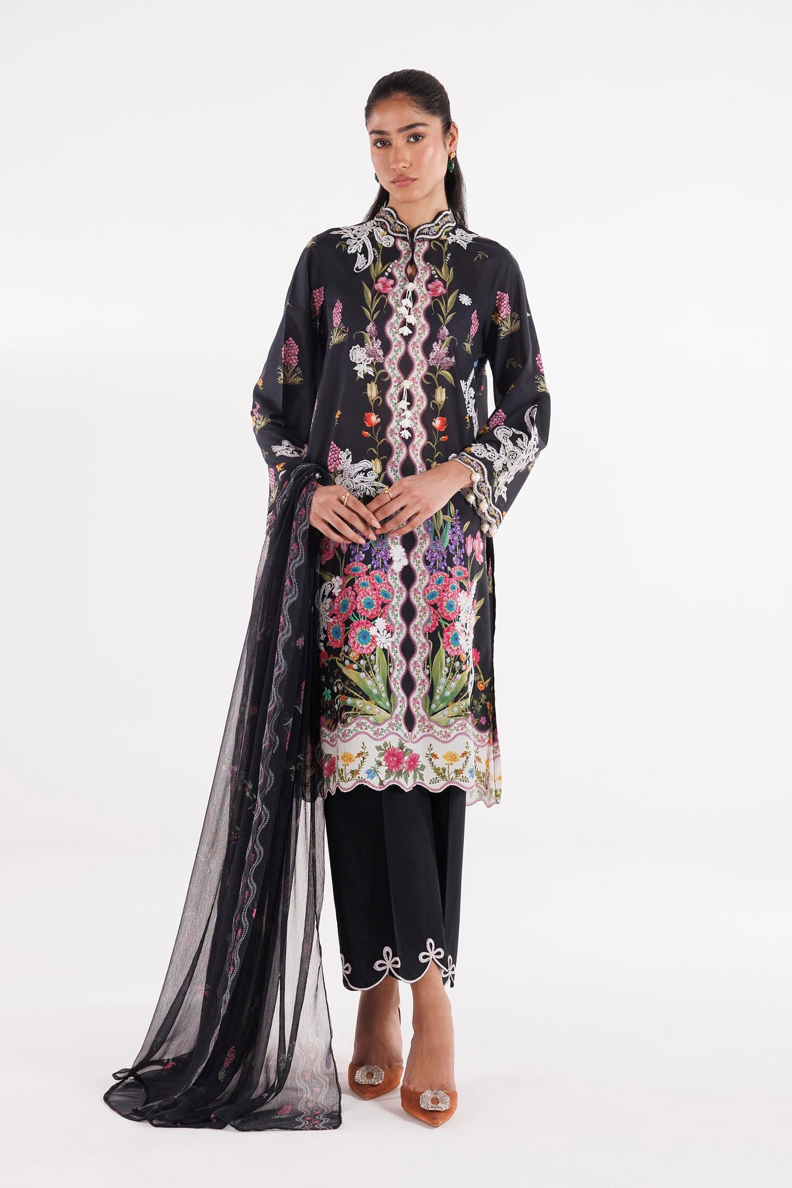 Stitched Muzlin Lawn Suit Main image
