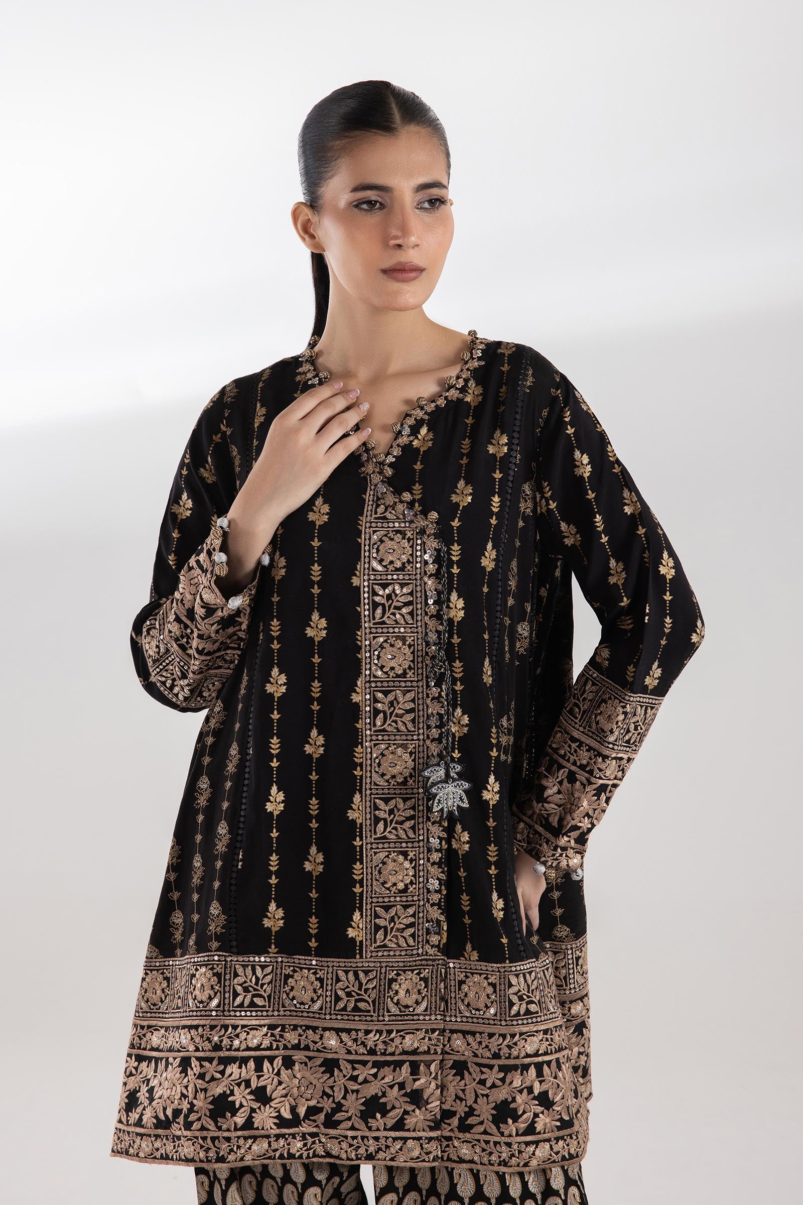 Stitched Embroidered Raw Silk Set Secondary image
