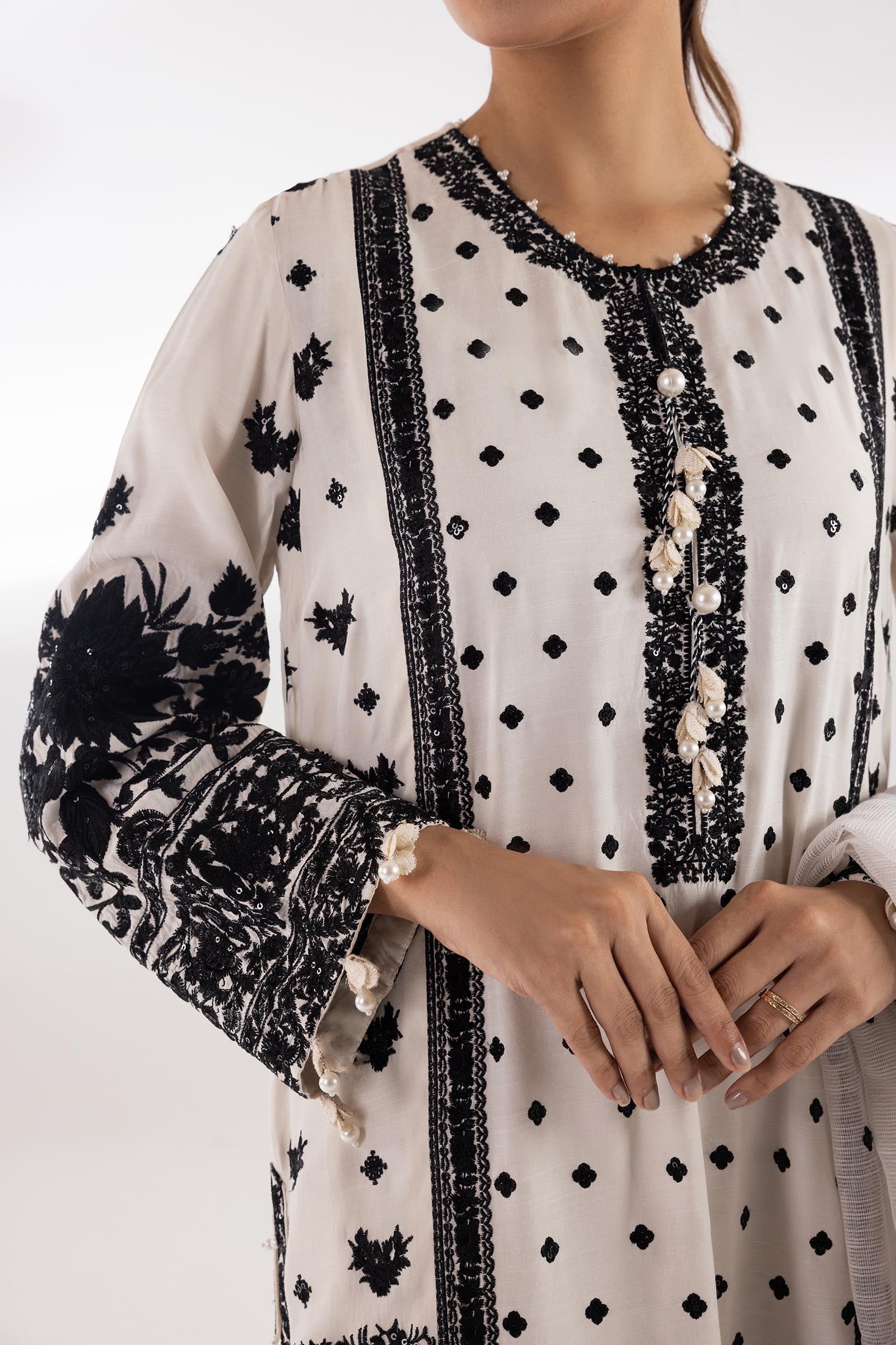 Stitched Embroidered Raw Silk Shirt + Culotte Secondary image