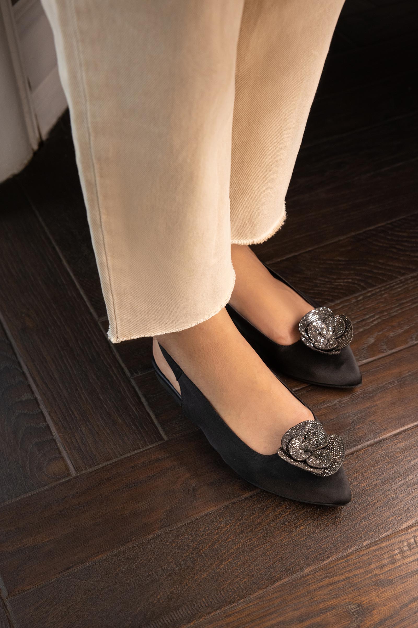 Black Floral Slingback Secondary image