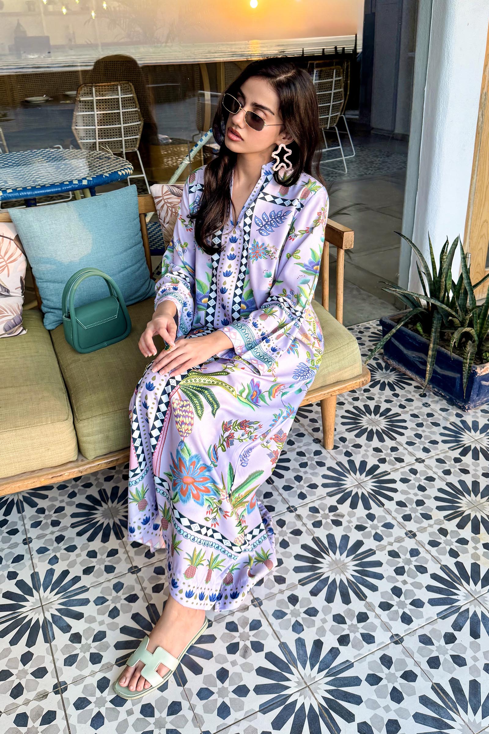 Stitched Printed Lawn West Shirt Secondary image