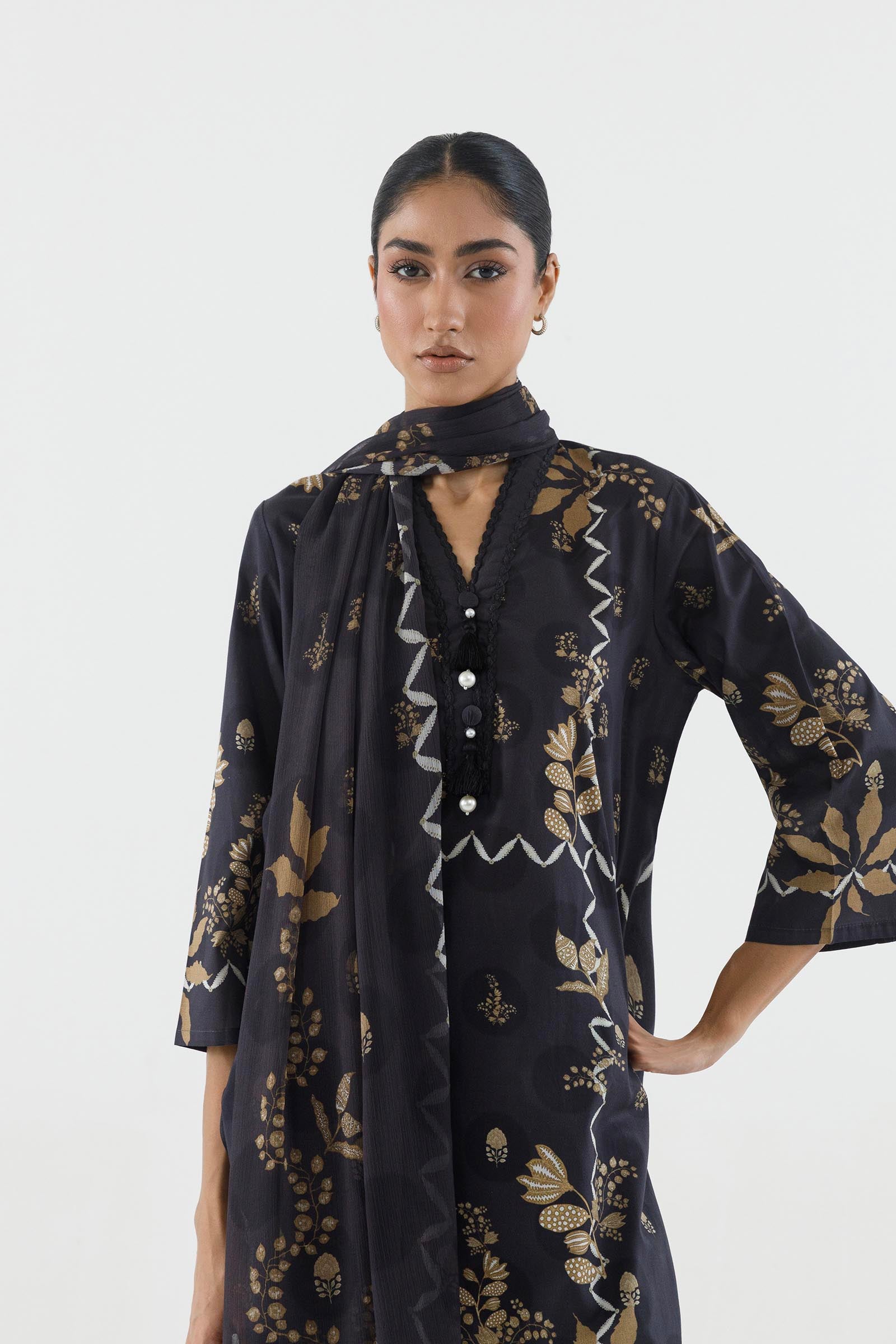 Stitched Printed Lawn Shirt+ Dupatta Secondary image