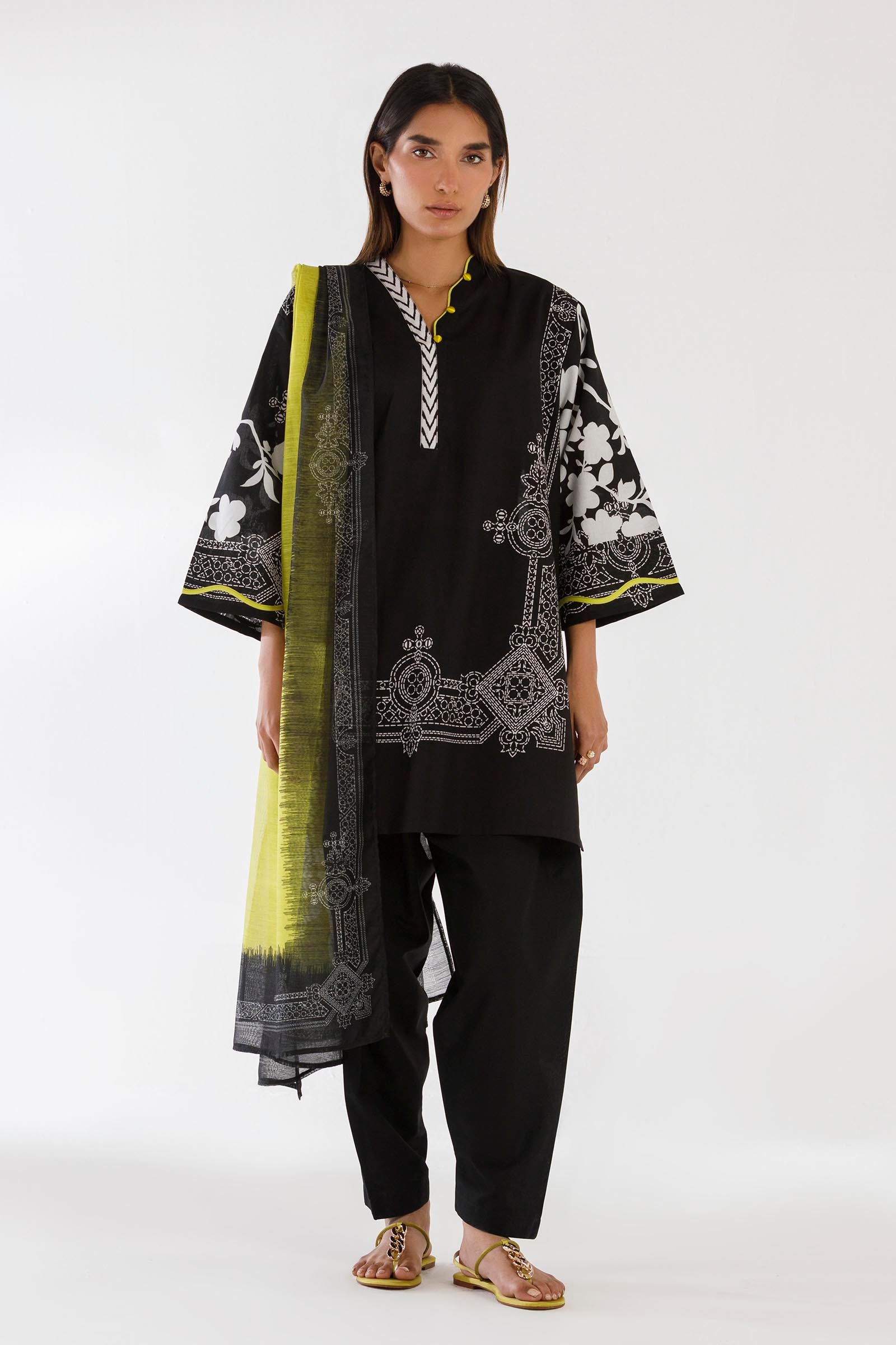 Stitched Printed Lawn Suit Main image