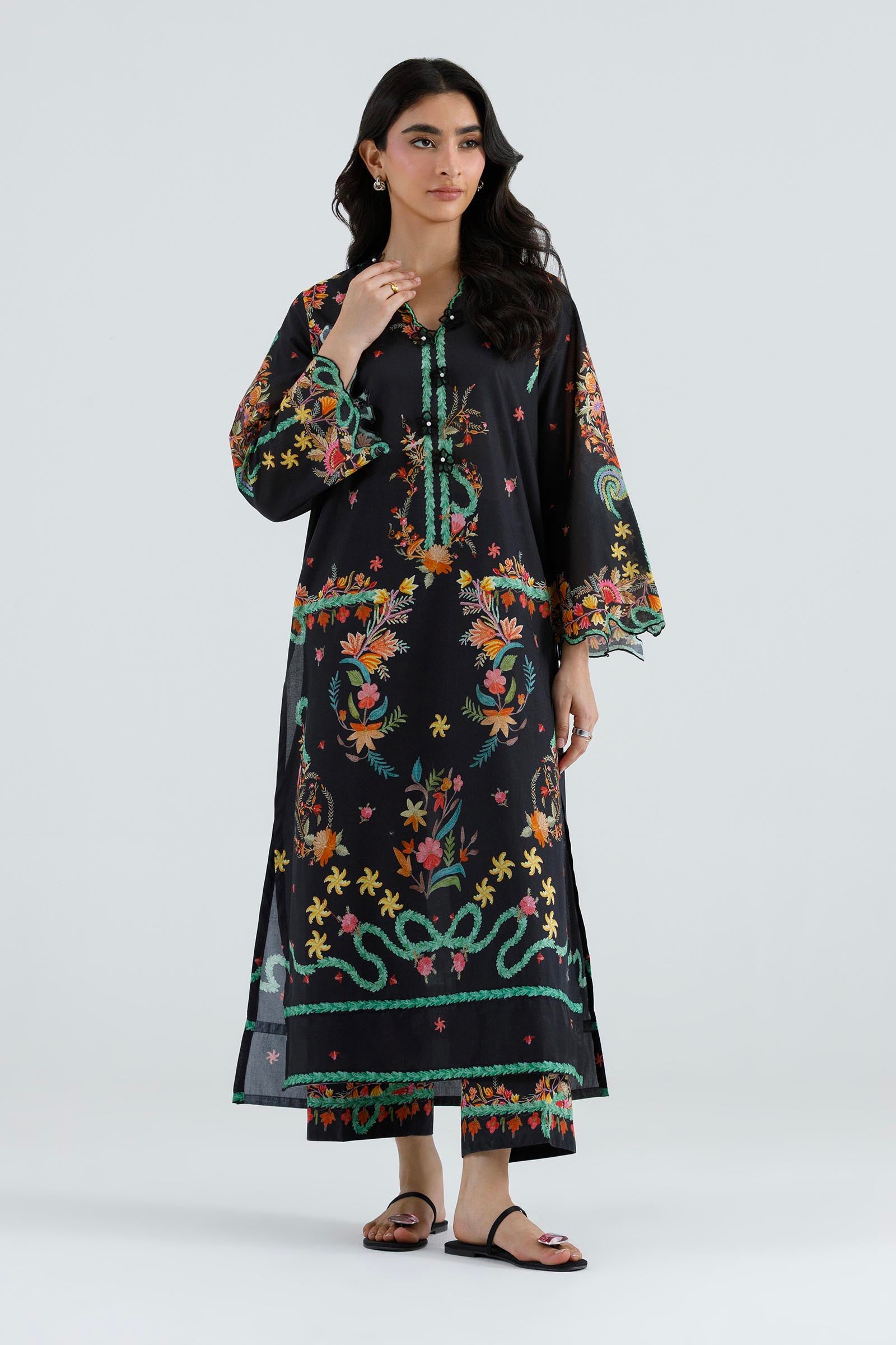 Stitched Embroidered Muzlin Suit Main image