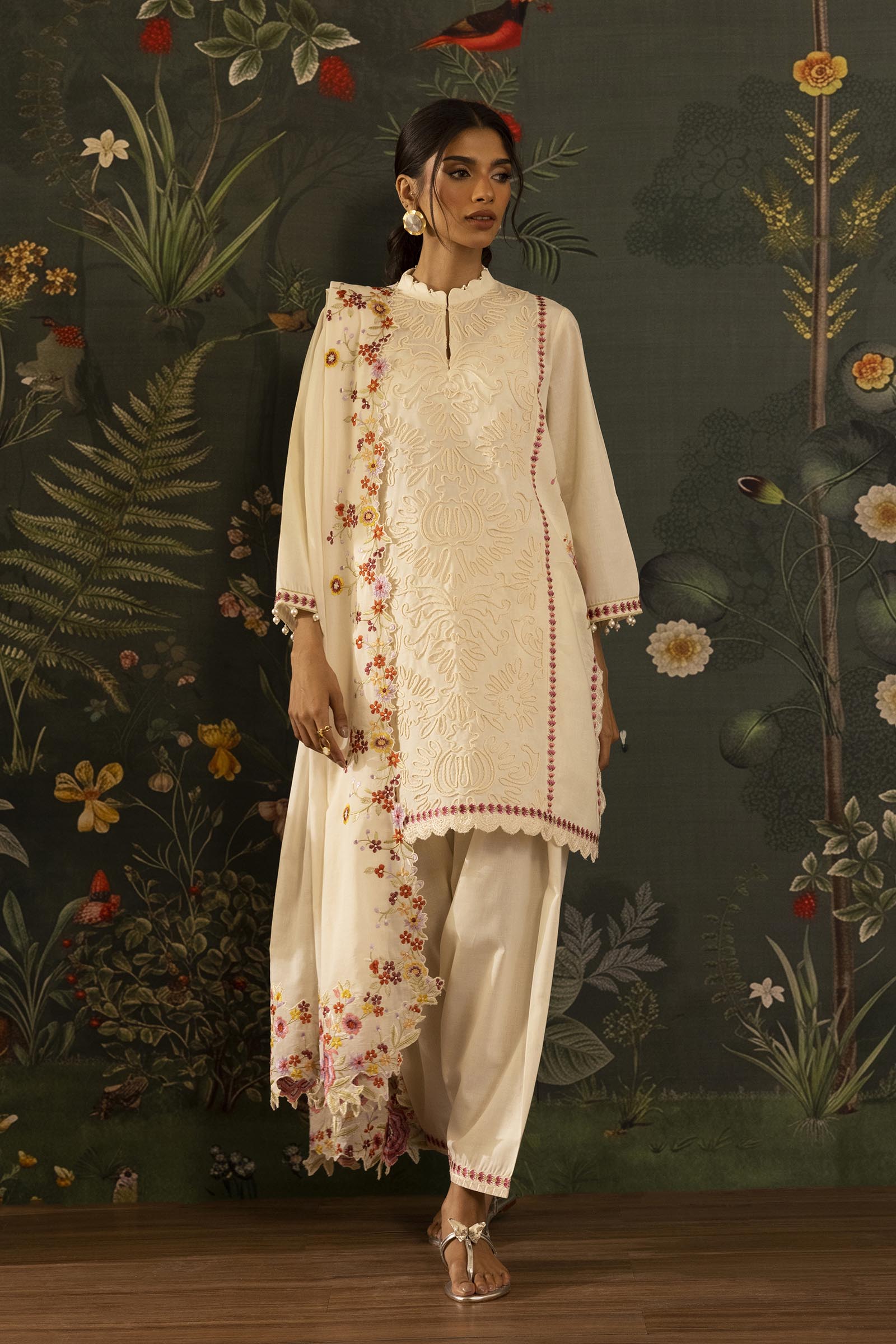 Lawn Embroidered Dupatta Main image