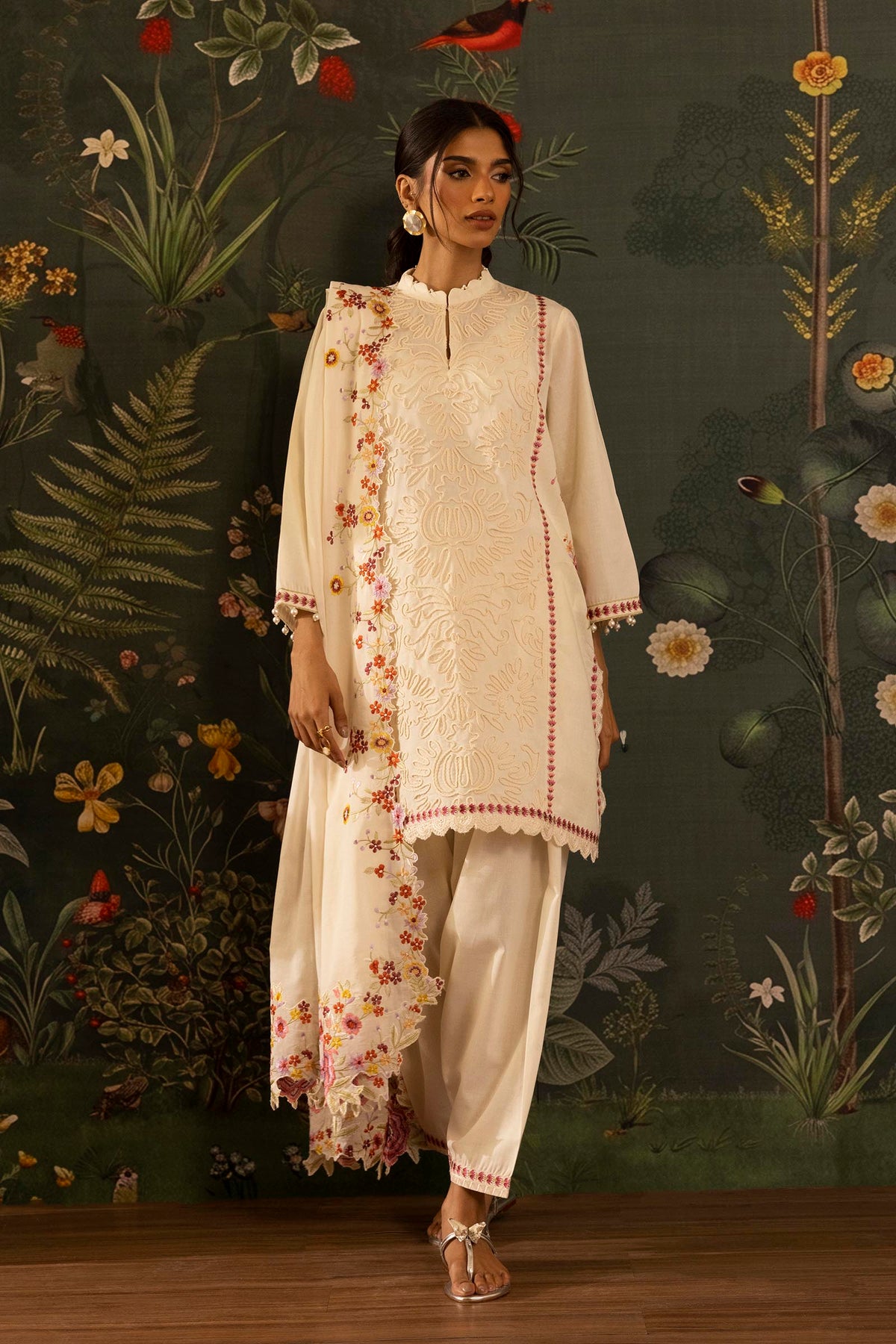 Sana Safinaz Lawn Embroidered Dupatta, view 1