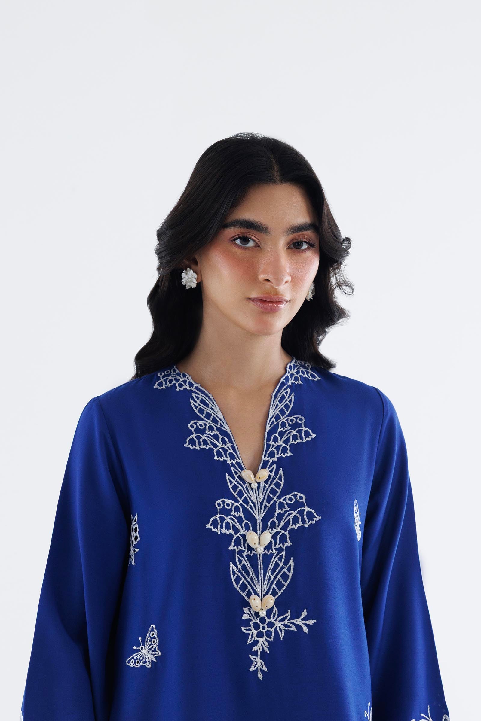Stitched Embroidered Raw Silk Shirt+ Culotte Secondary image