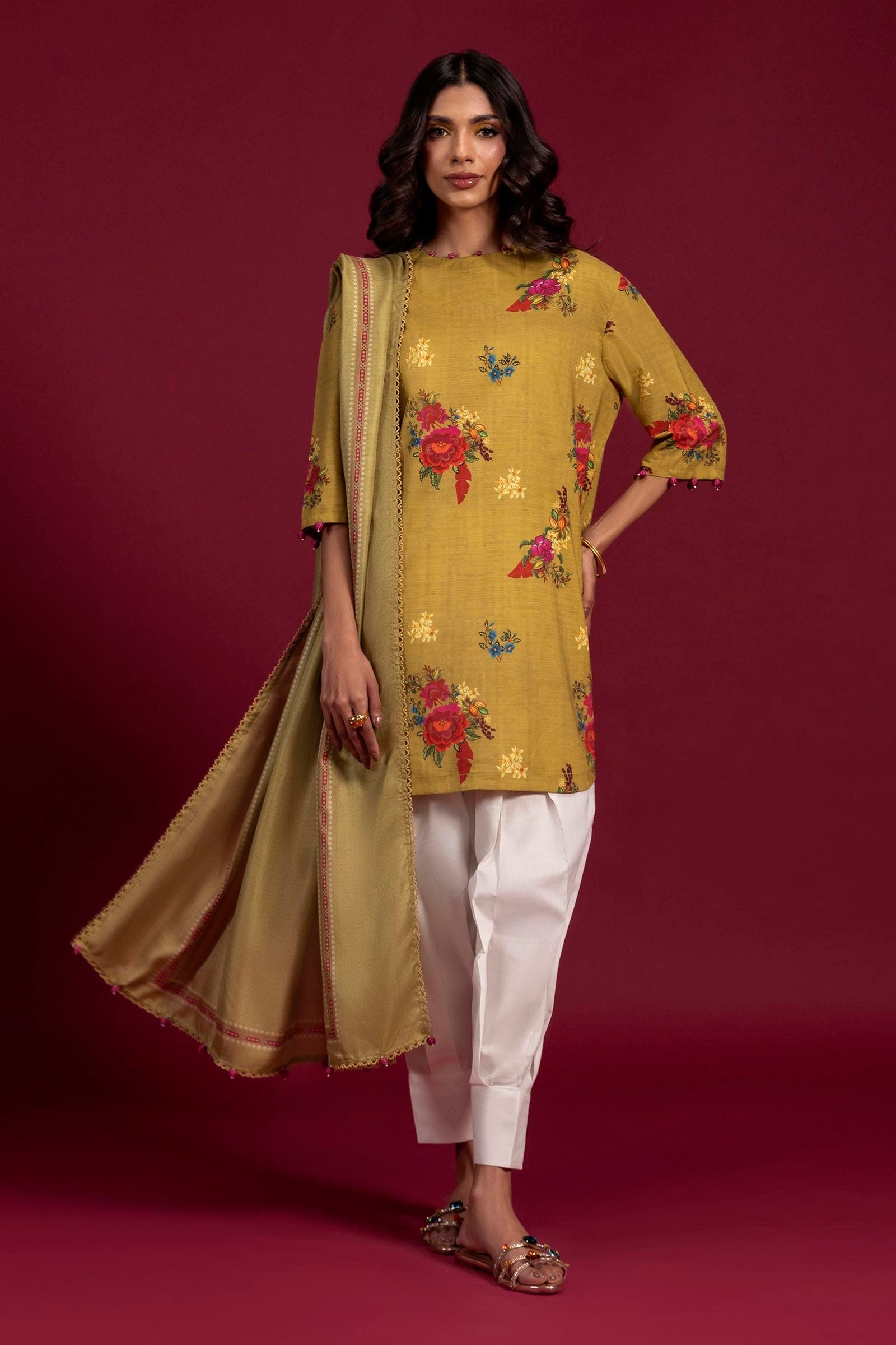 Unstitched Lawn 2 Piece Suit Main image