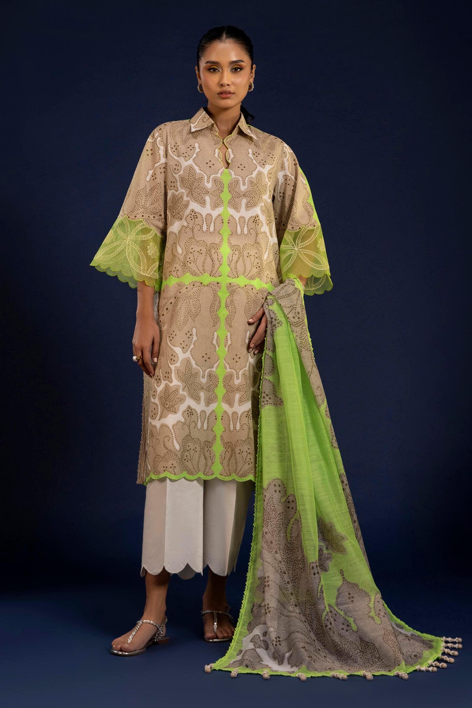 Unstitched Lawn 2 Piece Suit Main image