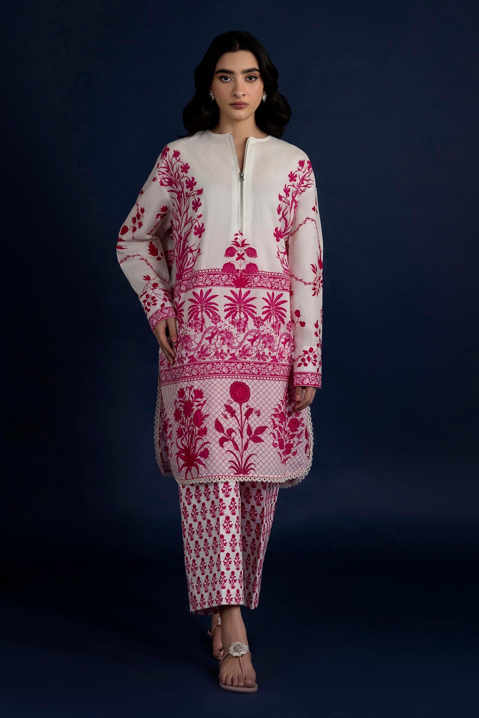 Unstitched Lawn 2 Piece Suit Main image