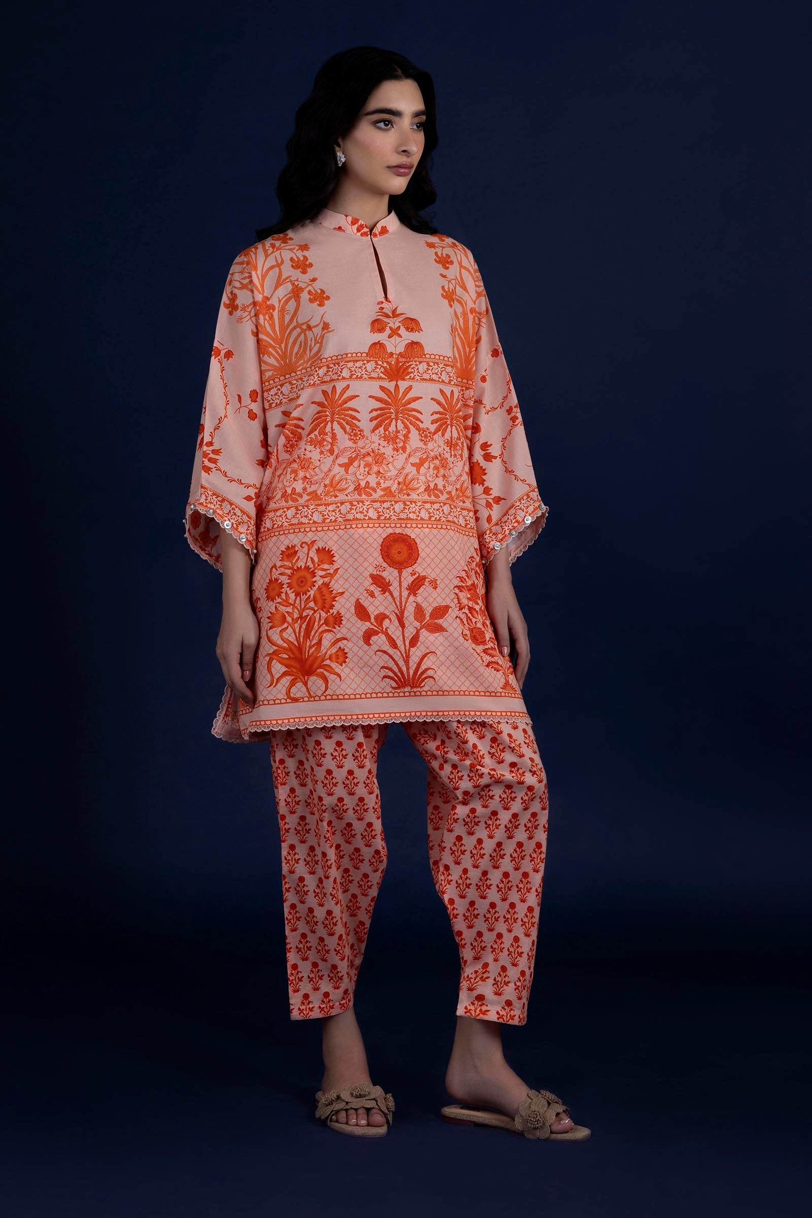 Unstitched Lawn 2 Piece Suit Main image