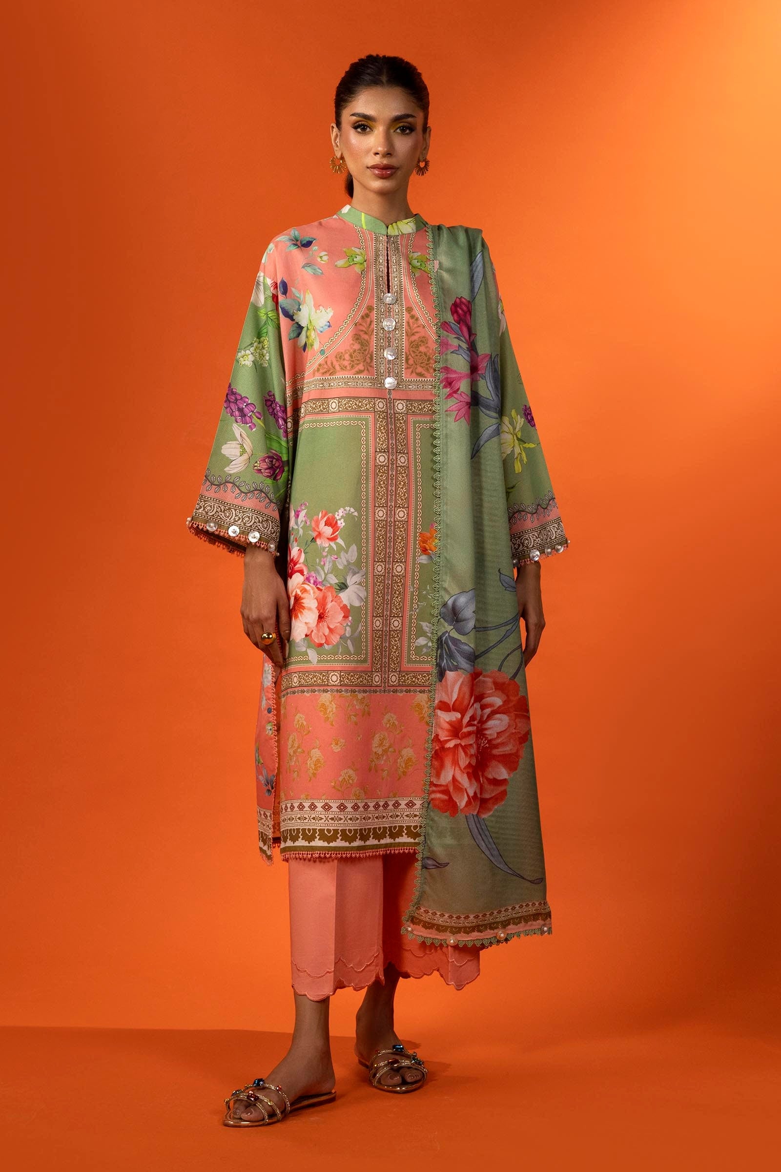 Unstitched Lawn 3 Piece Suit Main image