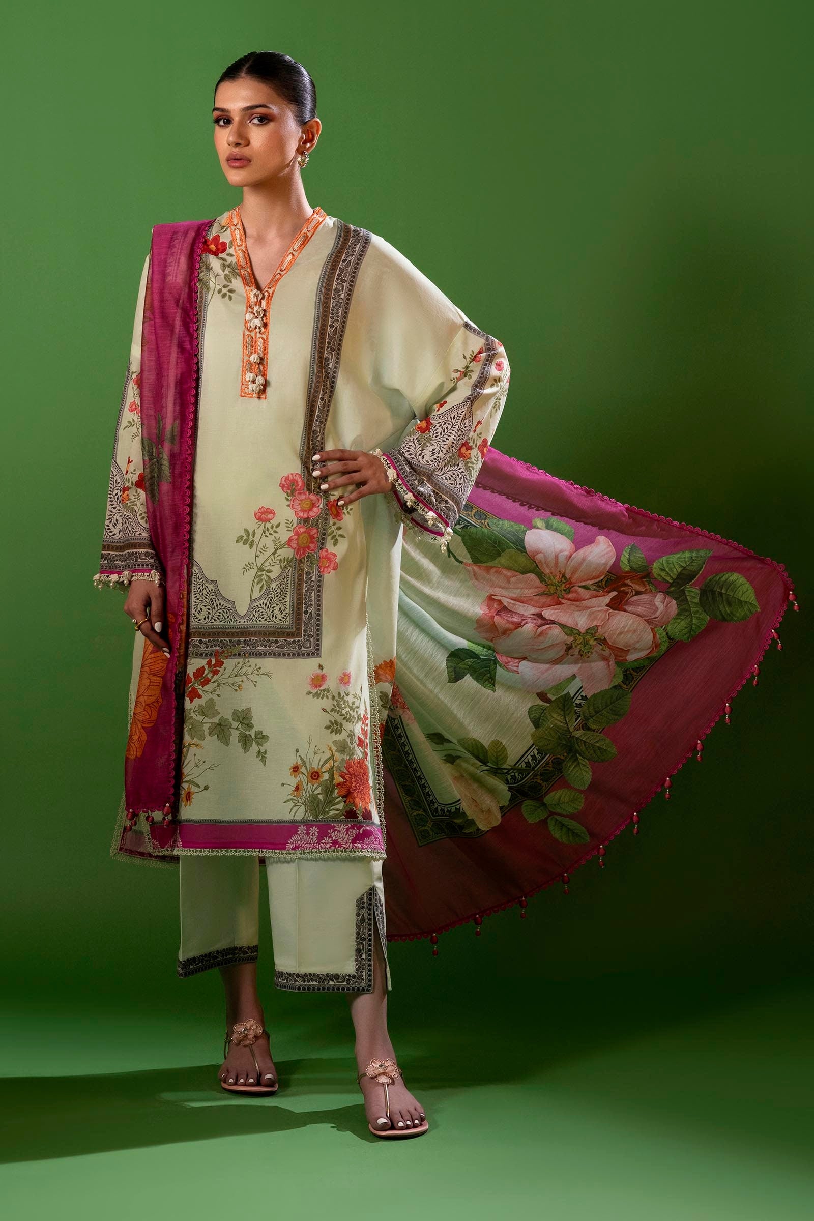 Unstitched Lawn 3 Piece Suit Main image